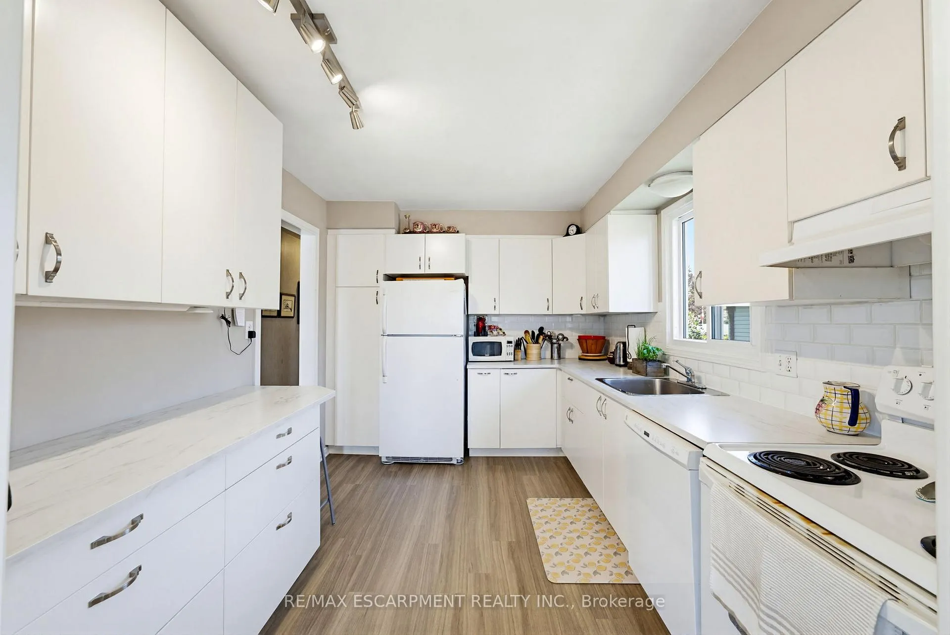 Photo 14 of 3956 Old Orchard Way, Lincoln, Lincoln-Jordan/Vineland — HOMEH