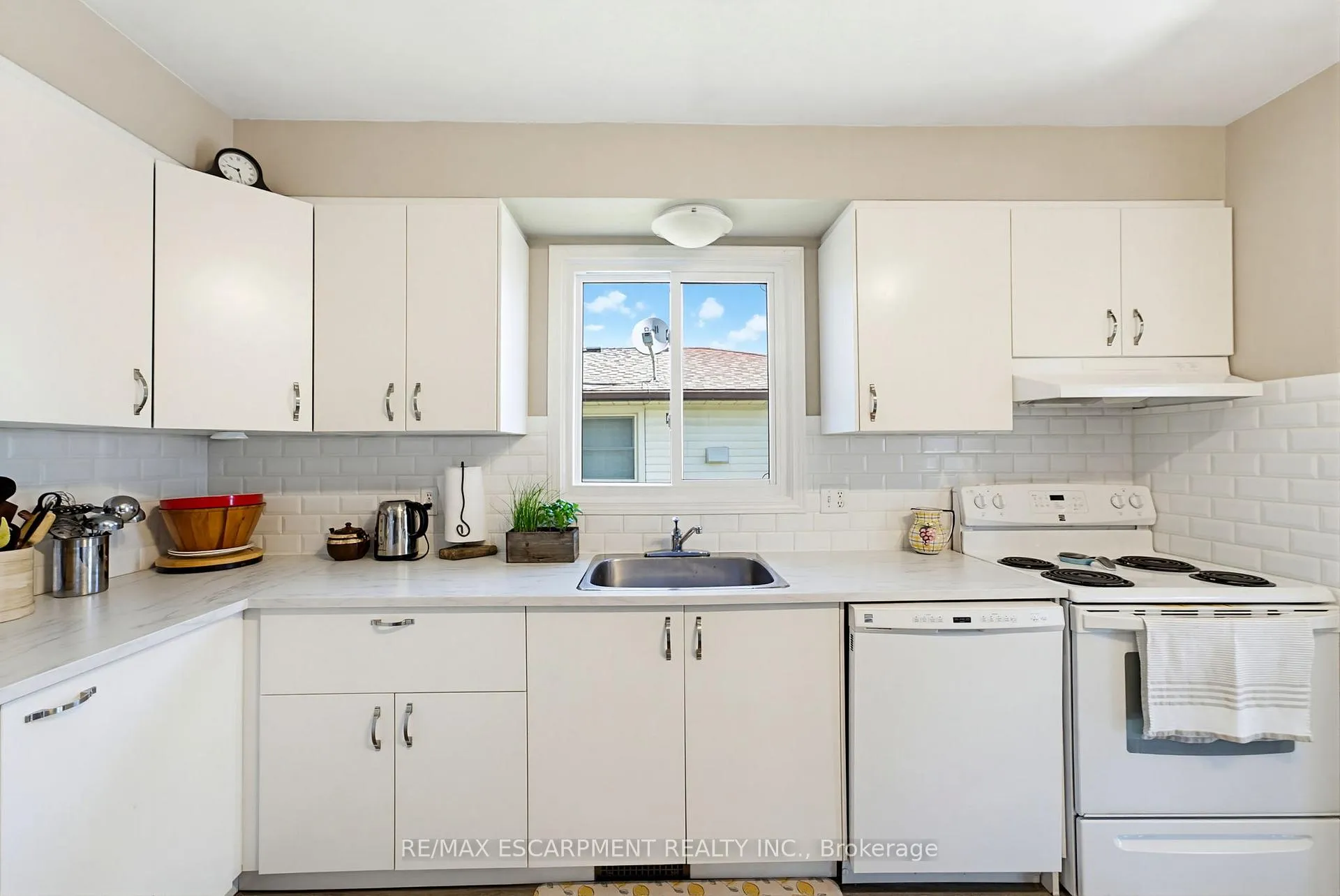 Photo 15 of 3956 Old Orchard Way, Lincoln, Lincoln-Jordan/Vineland — HOMEH