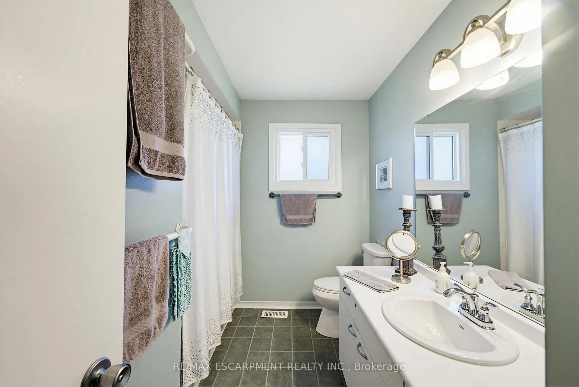 Photo 21 of 3956 Old Orchard Way, Lincoln, Lincoln-Jordan/Vineland — HOMEH
