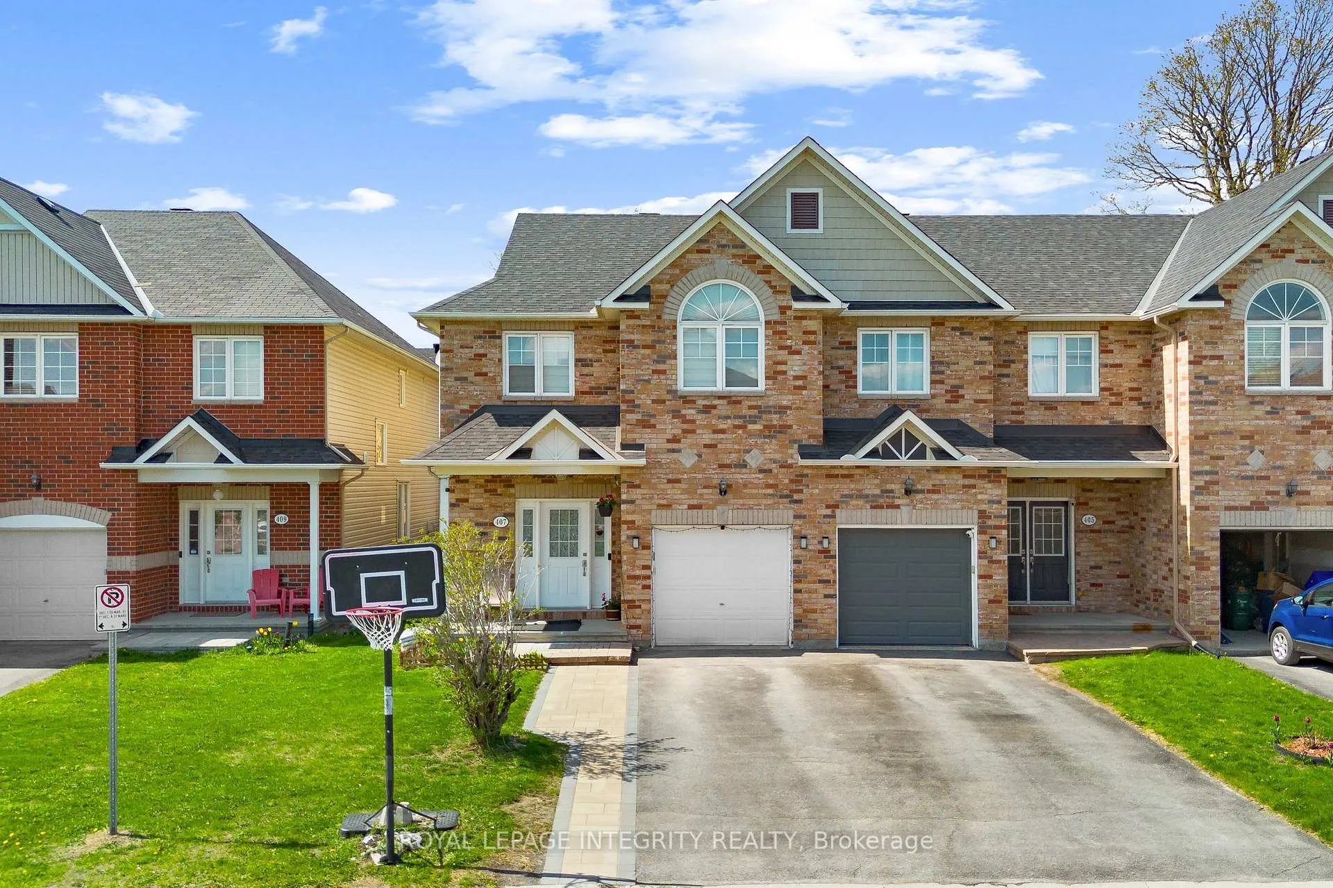 Photo 1 of 407 Celtic Ridge Crescent, Ottawa, Kanata - Morgan's Grant/South March — HOMEH