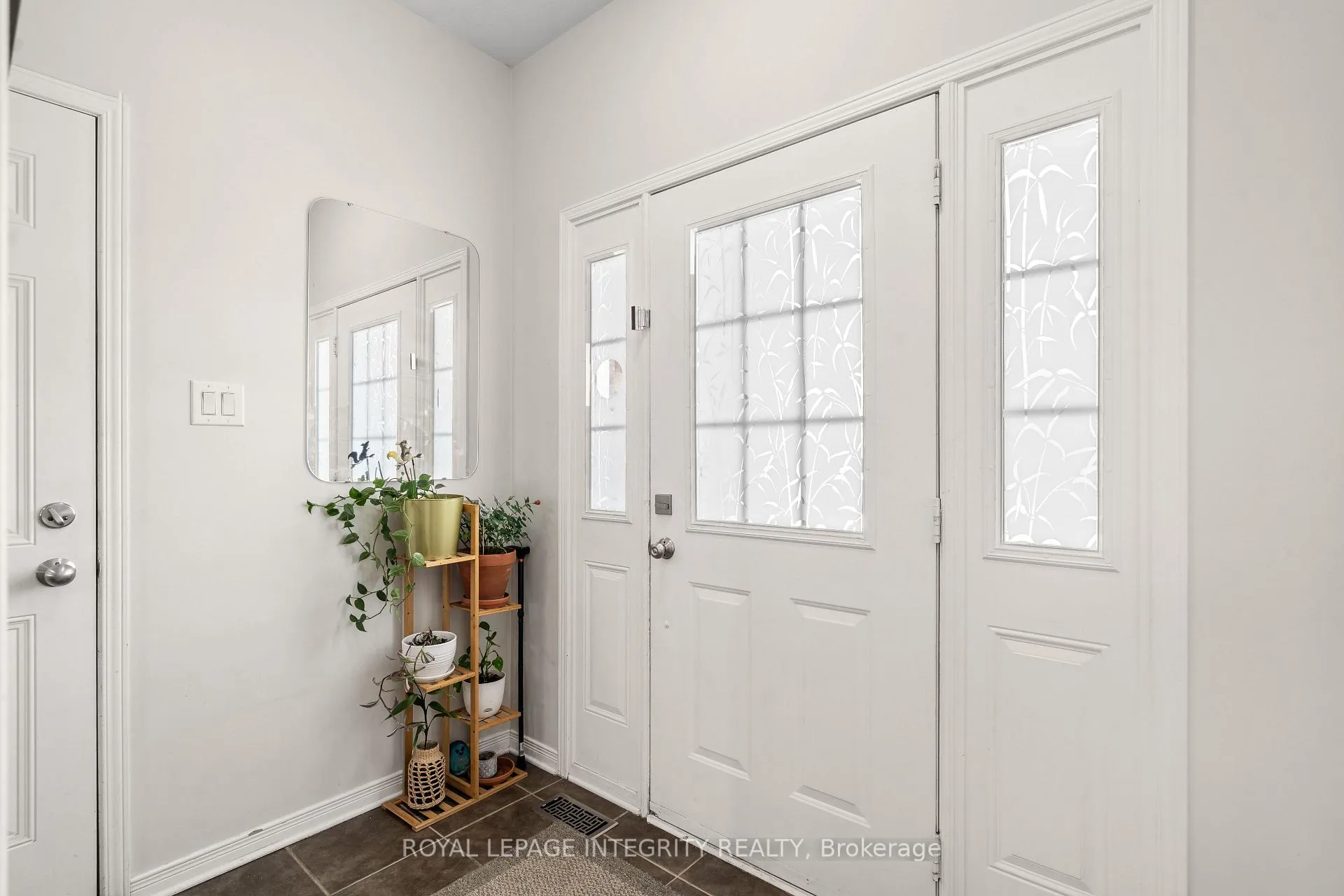 Photo 2 of 407 Celtic Ridge Crescent, Ottawa, Kanata - Morgan's Grant/South March — HOMEH