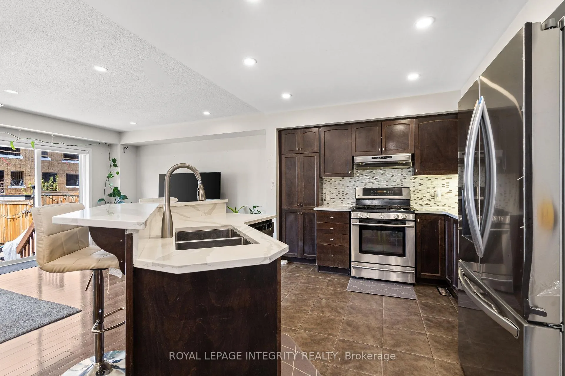 Photo 5 of 407 Celtic Ridge Crescent, Ottawa, Kanata - Morgan's Grant/South March — HOMEH