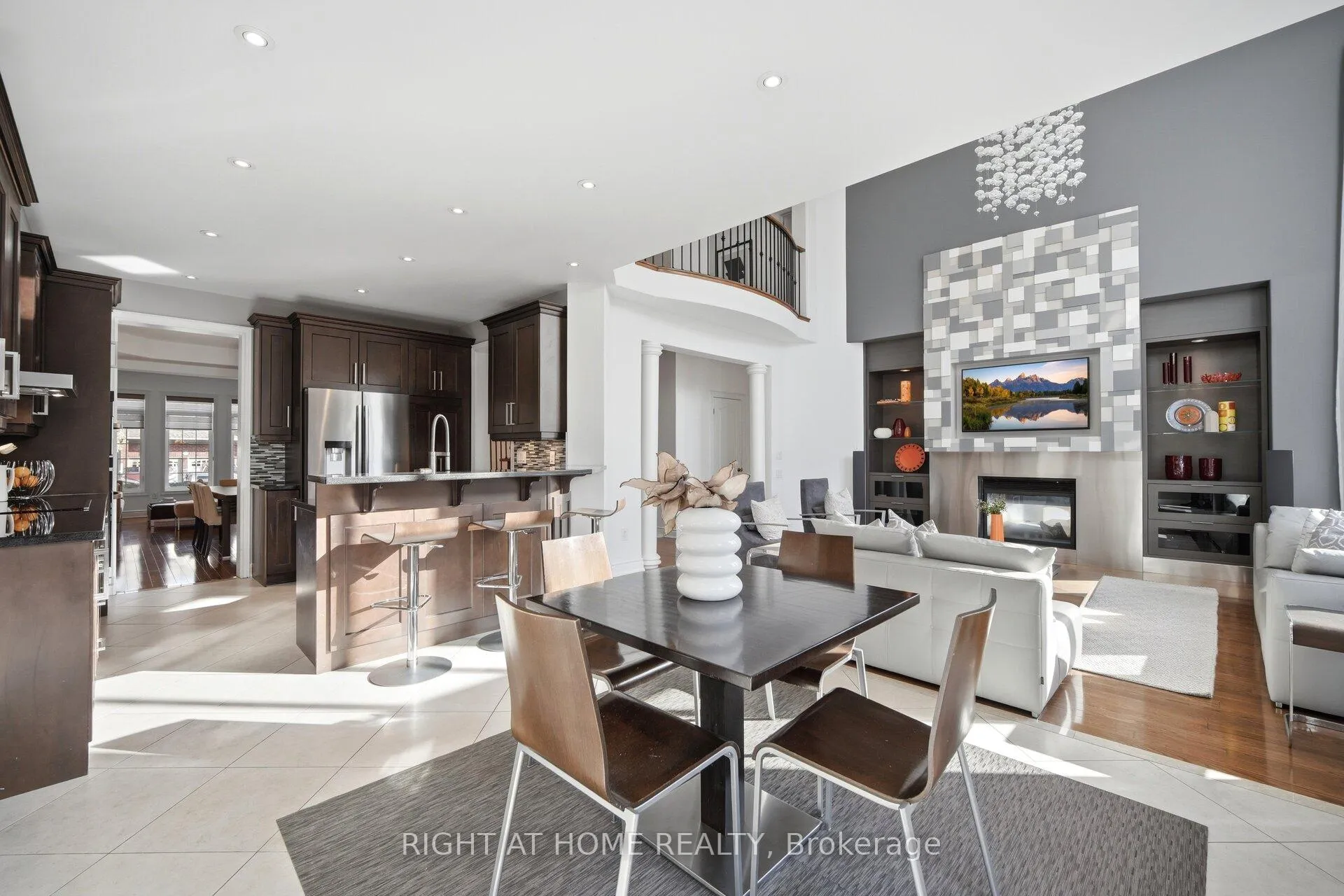Photo 9 of 3305 Mistwell Crescent, Oakville, Bronte — HOMEH