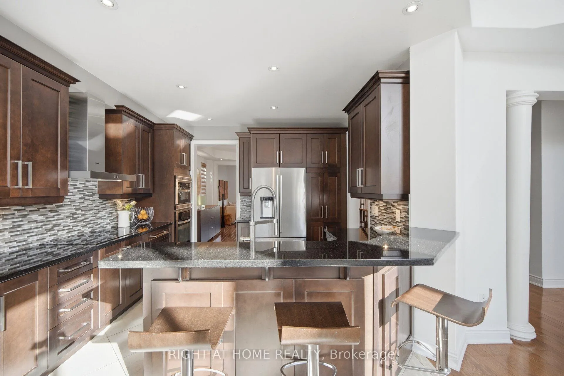 Photo 10 of 3305 Mistwell Crescent, Oakville, Bronte — HOMEH