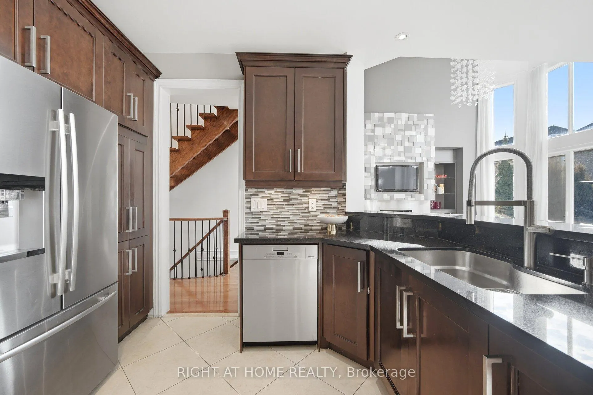Photo 11 of 3305 Mistwell Crescent, Oakville, Bronte — HOMEH
