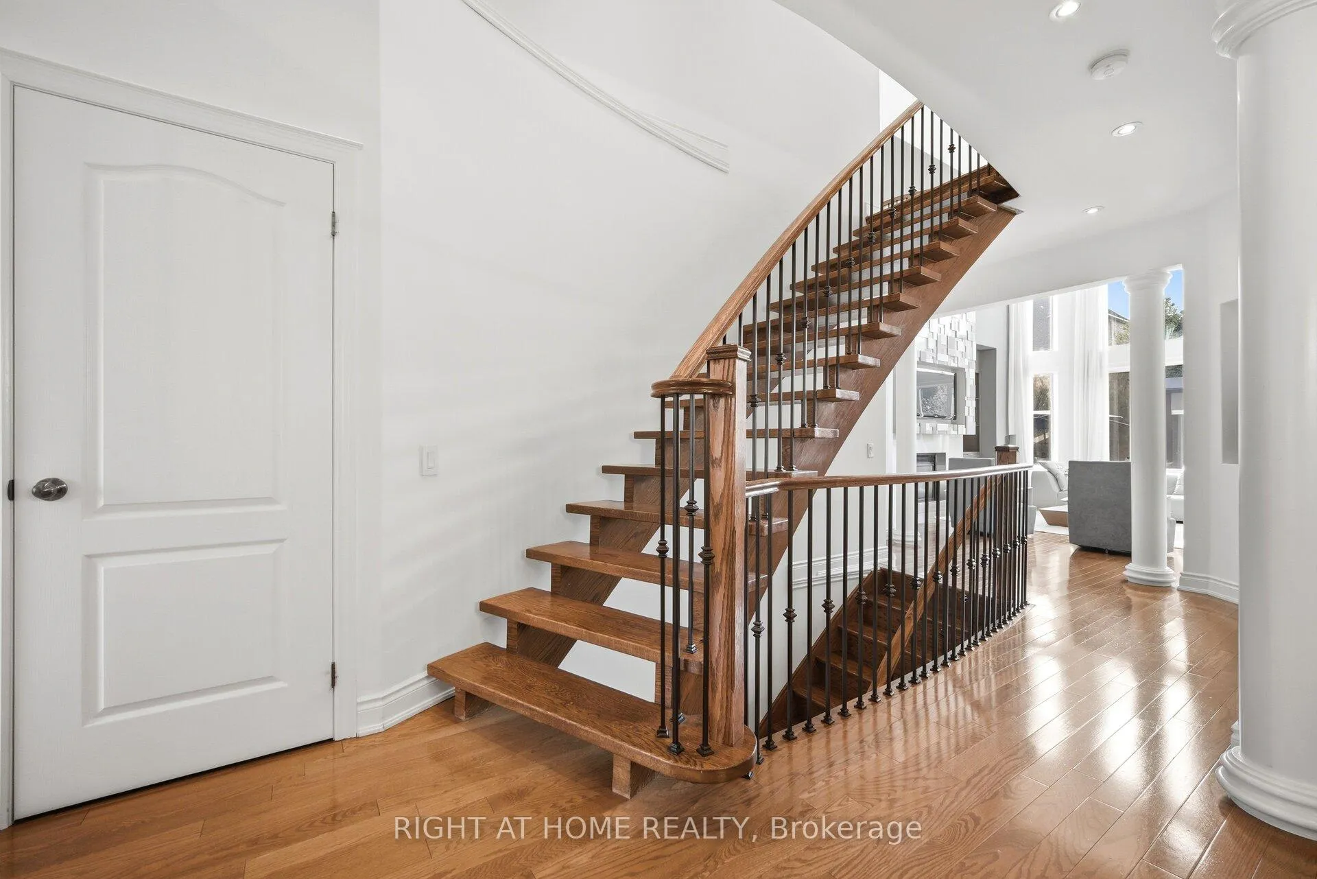 Photo 19 of 3305 Mistwell Crescent, Oakville, Bronte — HOMEH