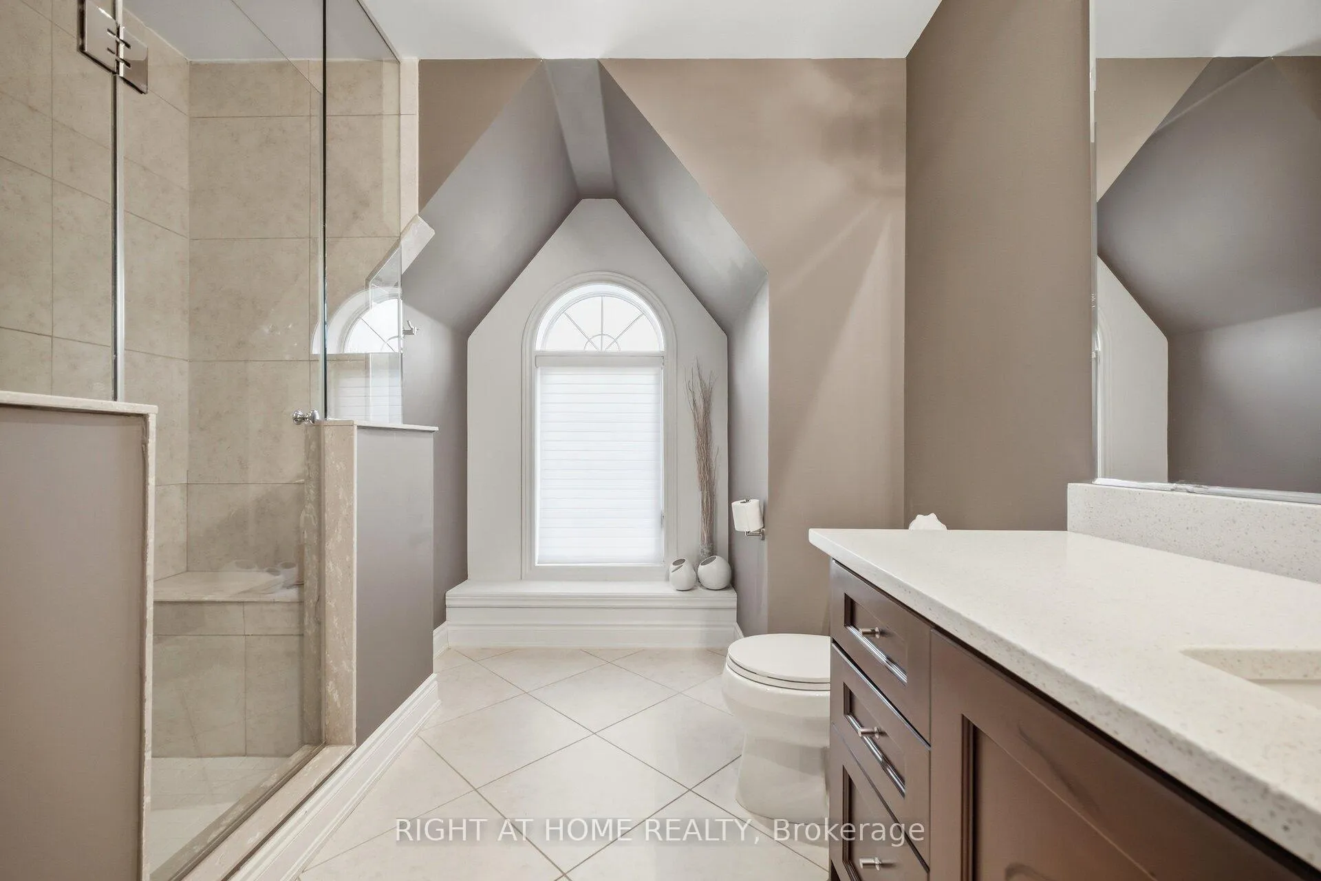 Photo 31 of 3305 Mistwell Crescent, Oakville, Bronte — HOMEH