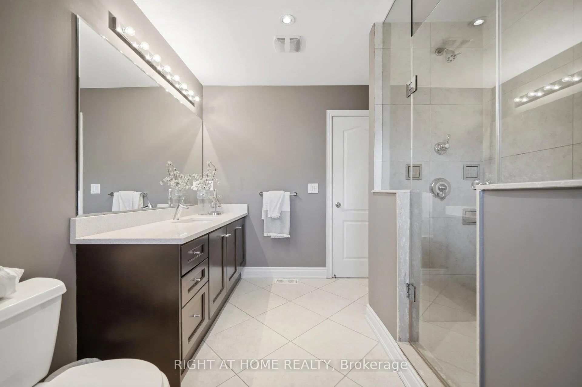 Photo 32 of 3305 Mistwell Crescent, Oakville, Bronte — HOMEH