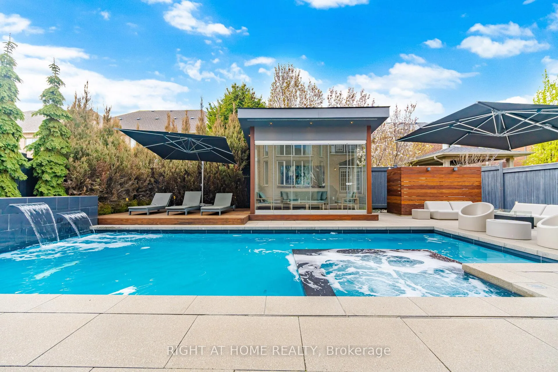 Photo 37 of 3305 Mistwell Crescent, Oakville, Bronte — HOMEH