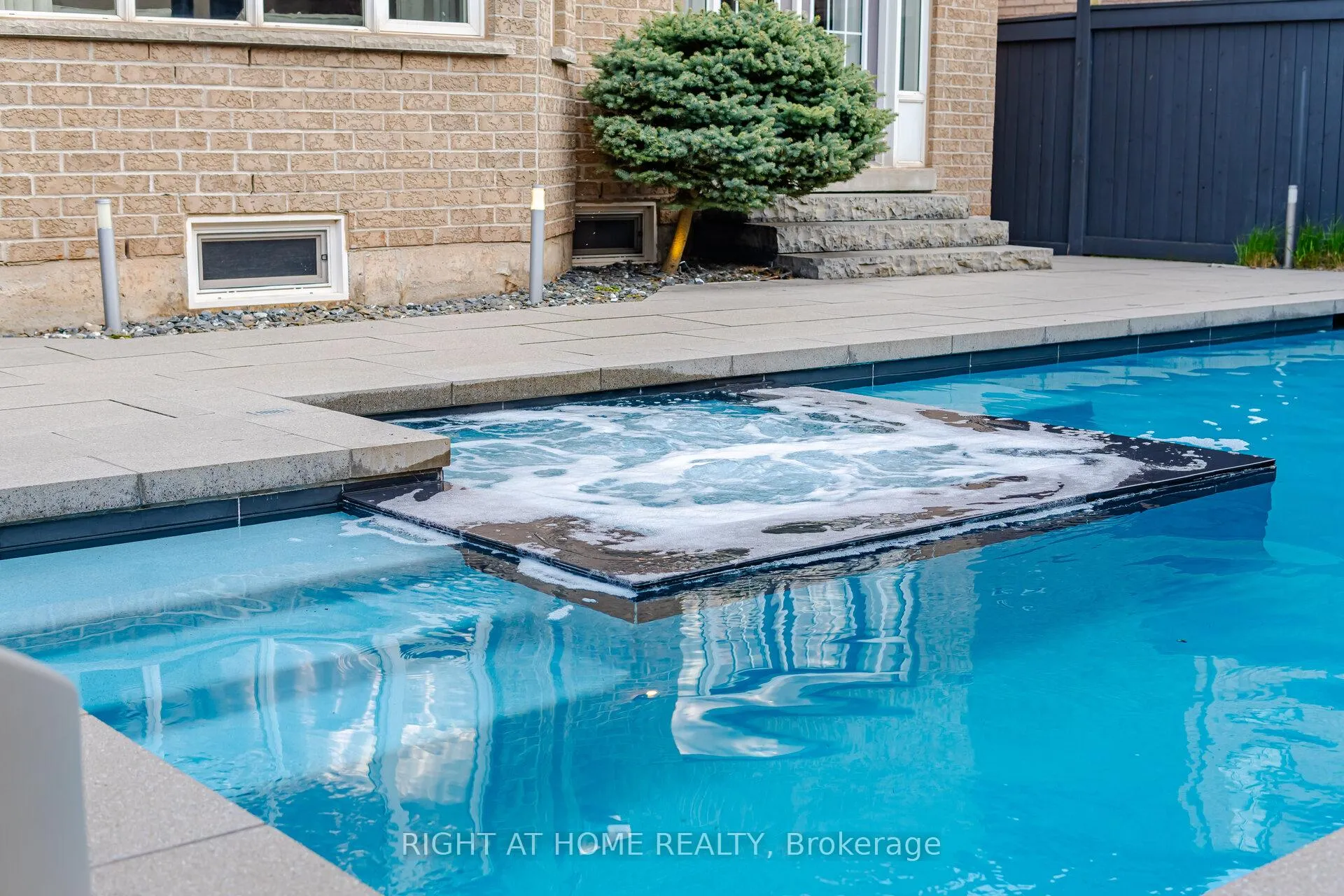 Photo 39 of 3305 Mistwell Crescent, Oakville, Bronte — HOMEH