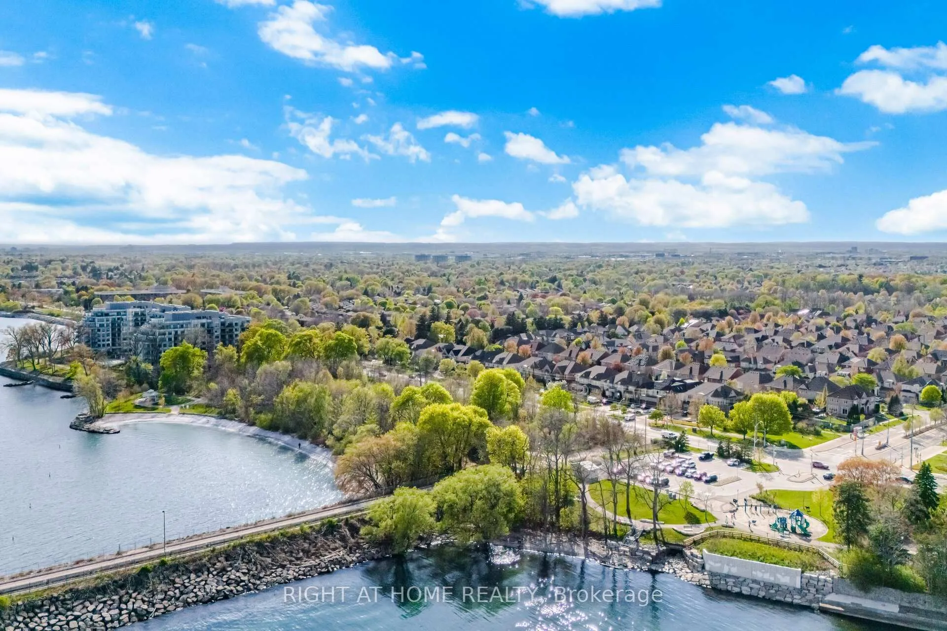 Photo 49 of 3305 Mistwell Crescent, Oakville, Bronte — HOMEH