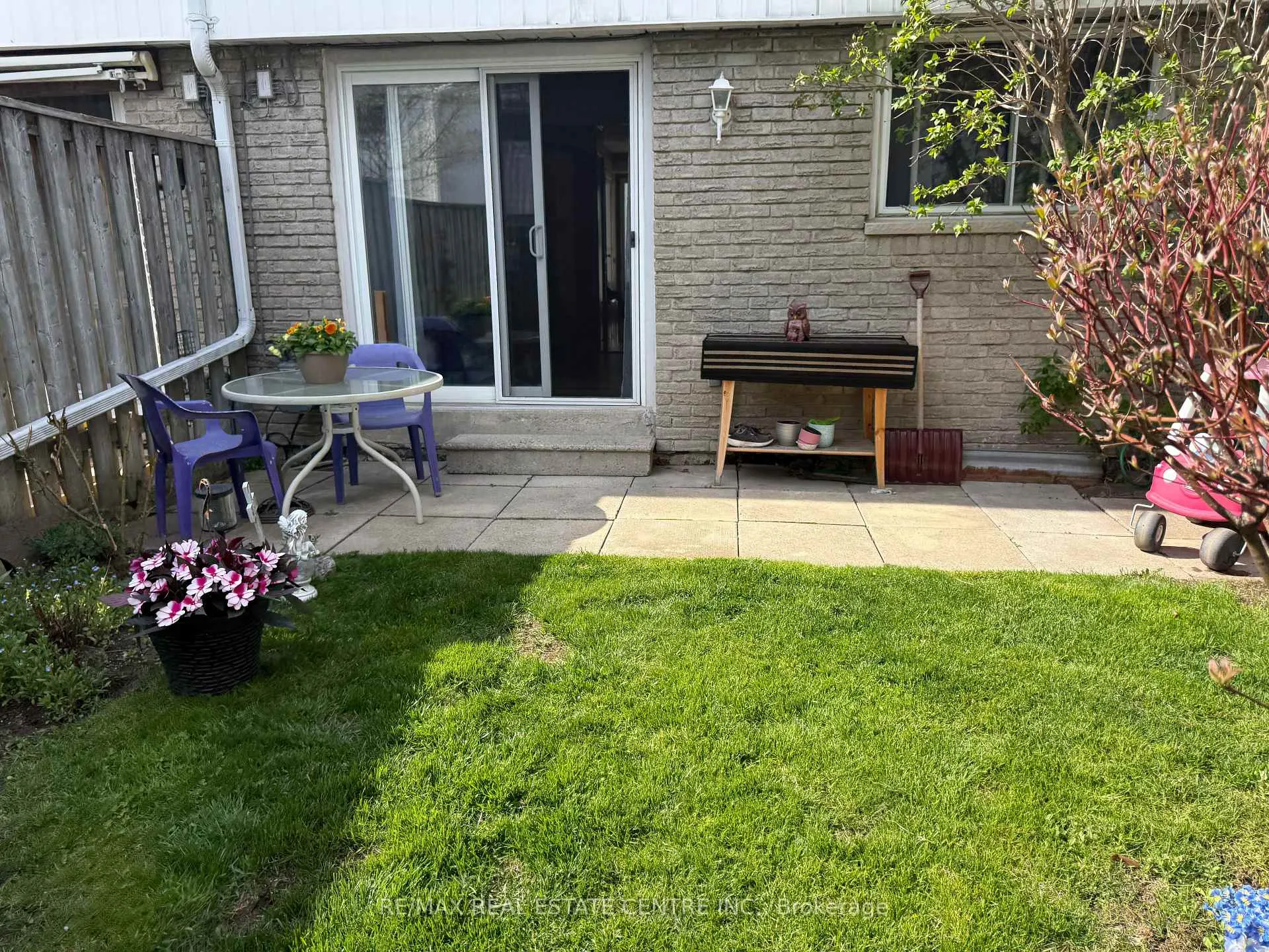 Photo 22 of Unit 21, 325 William Street, Shelburne — HOMEH