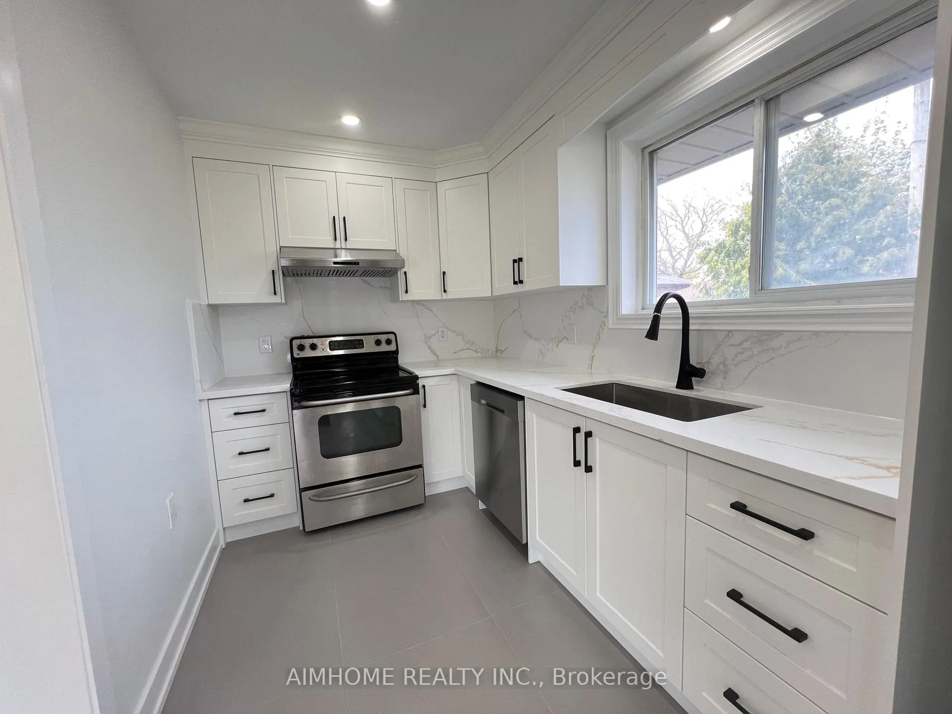 Photo 6 of 22 Denver Place, Scarborough, Woburn — HOMEH