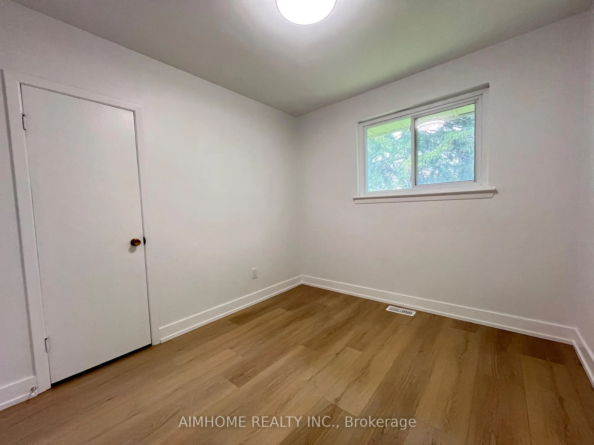 Photo 14 of 22 Denver Place, Scarborough, Woburn — HOMEH