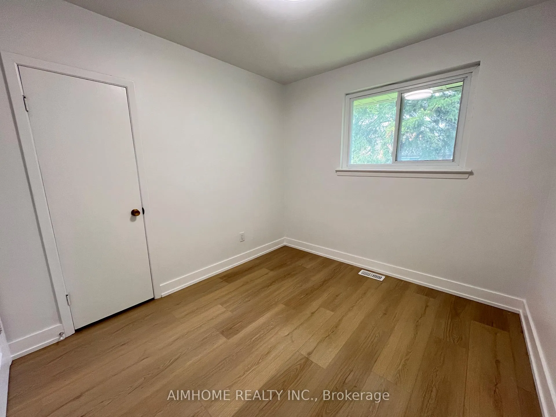 Photo 15 of 22 Denver Place, Scarborough, Woburn — HOMEH