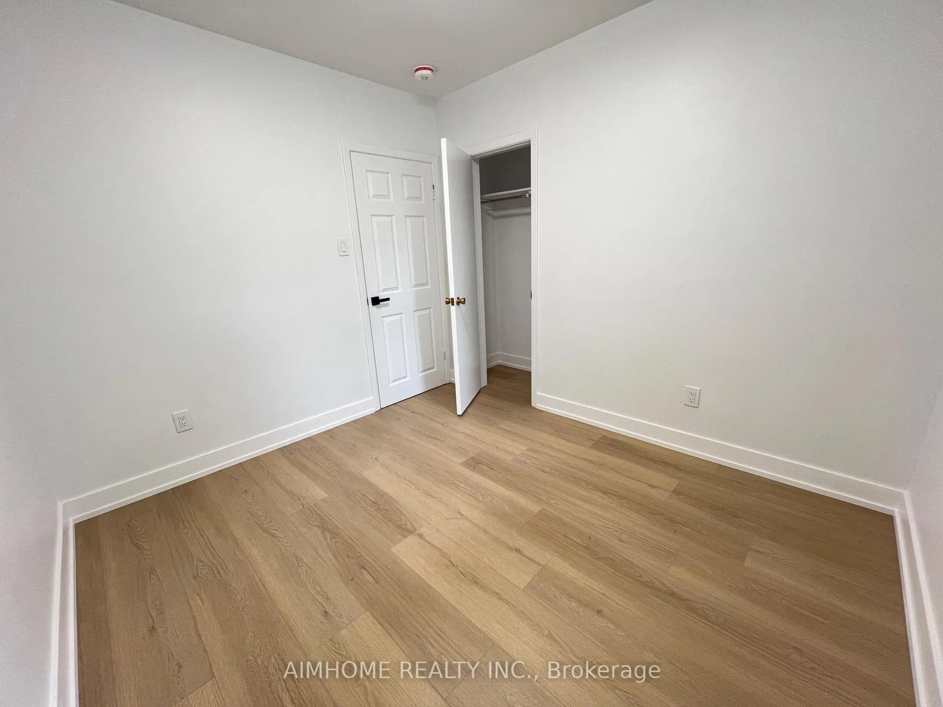 Photo 16 of 22 Denver Place, Scarborough, Woburn — HOMEH