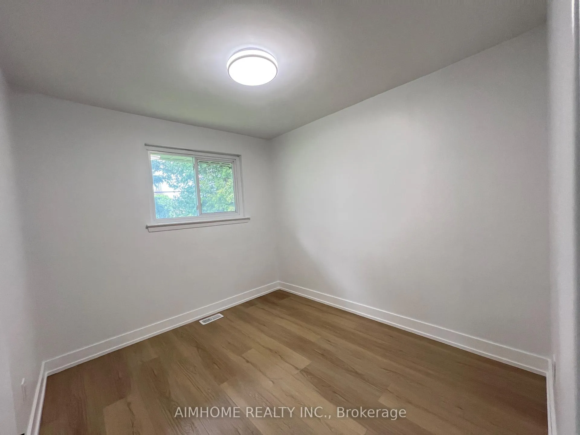 Photo 17 of 22 Denver Place, Scarborough, Woburn — HOMEH