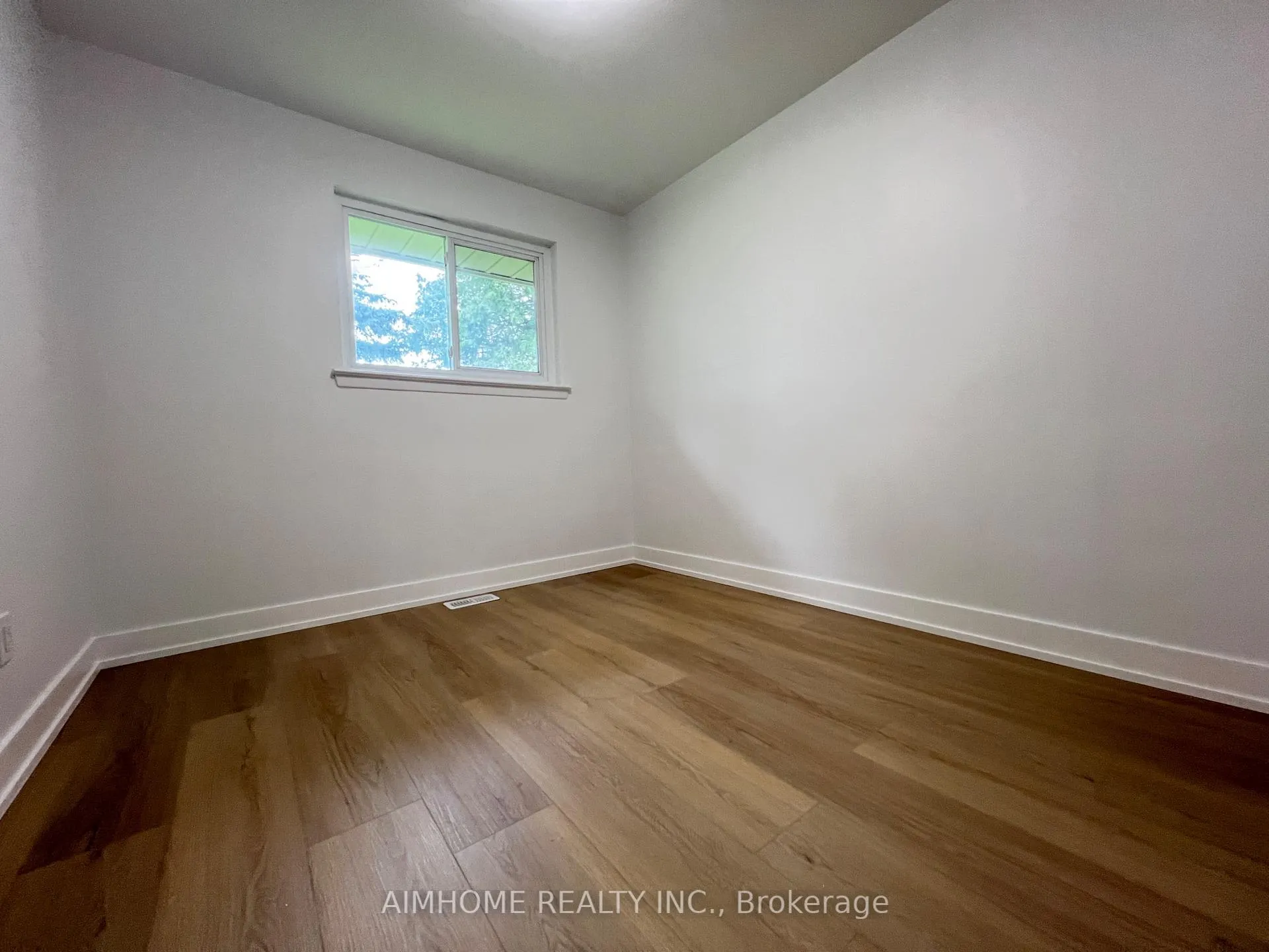 Photo 18 of 22 Denver Place, Scarborough, Woburn — HOMEH