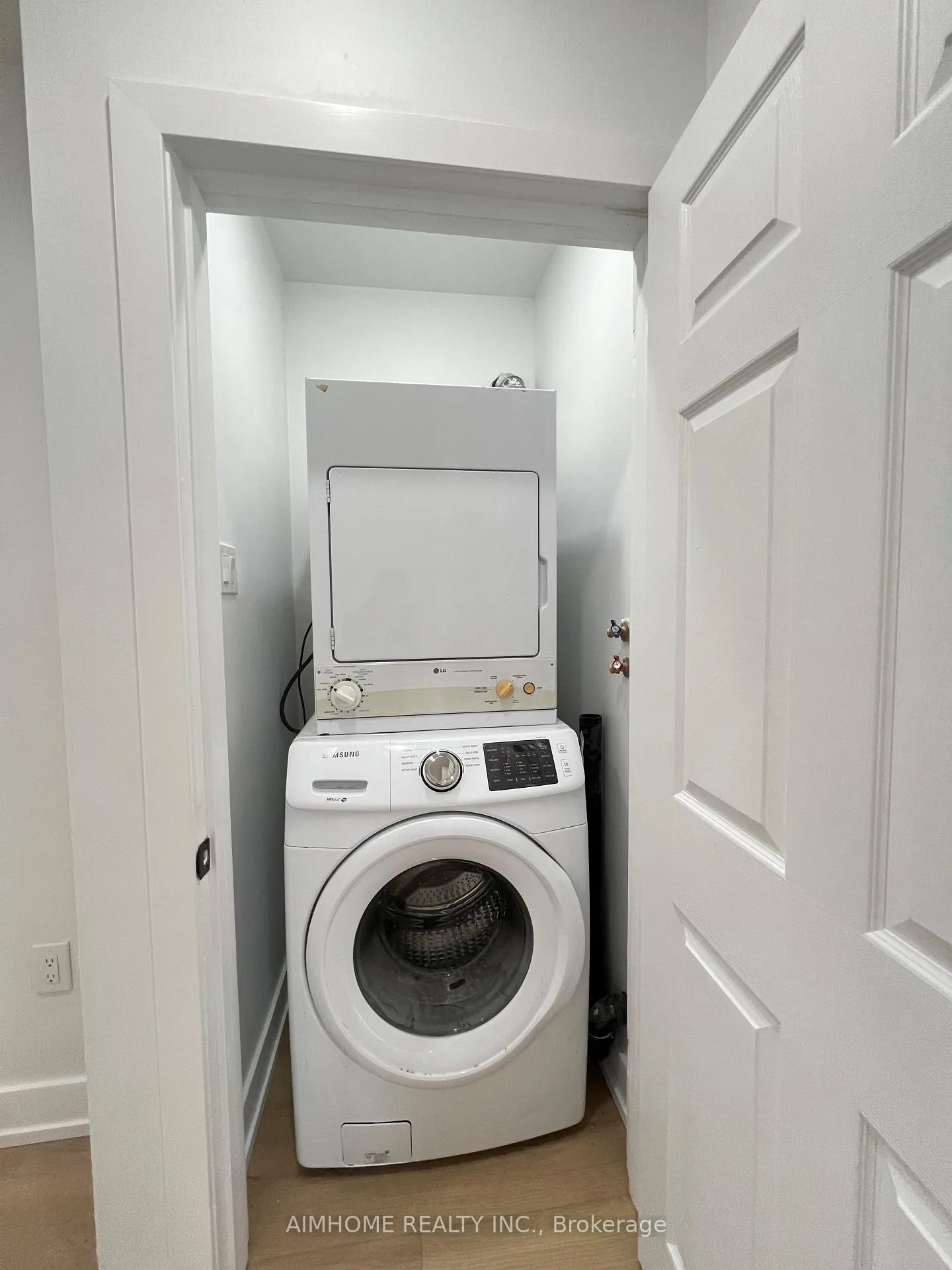 Photo 24 of 22 Denver Place, Scarborough, Woburn — HOMEH