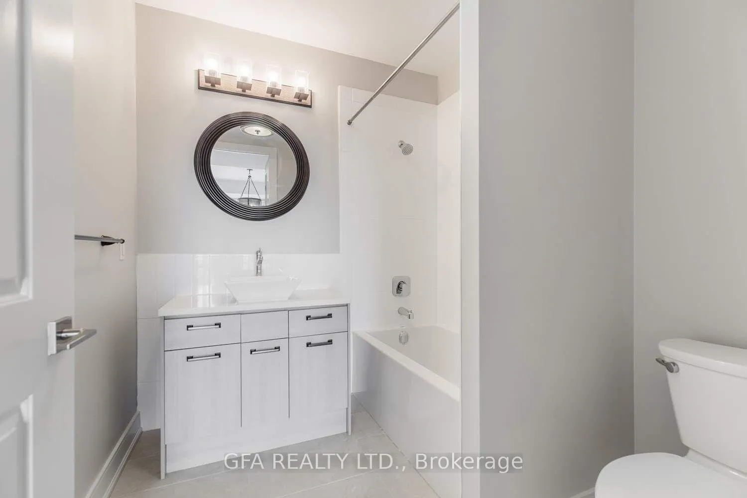 Photo 6 of Unit 1105, 150 Main Street W, Hamilton, Central — HOMEH
