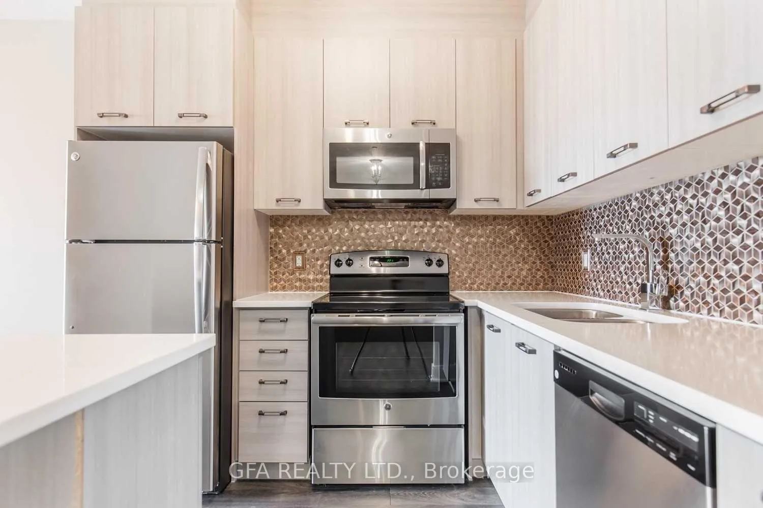 Photo 11 of Unit 1105, 150 Main Street W, Hamilton, Central — HOMEH