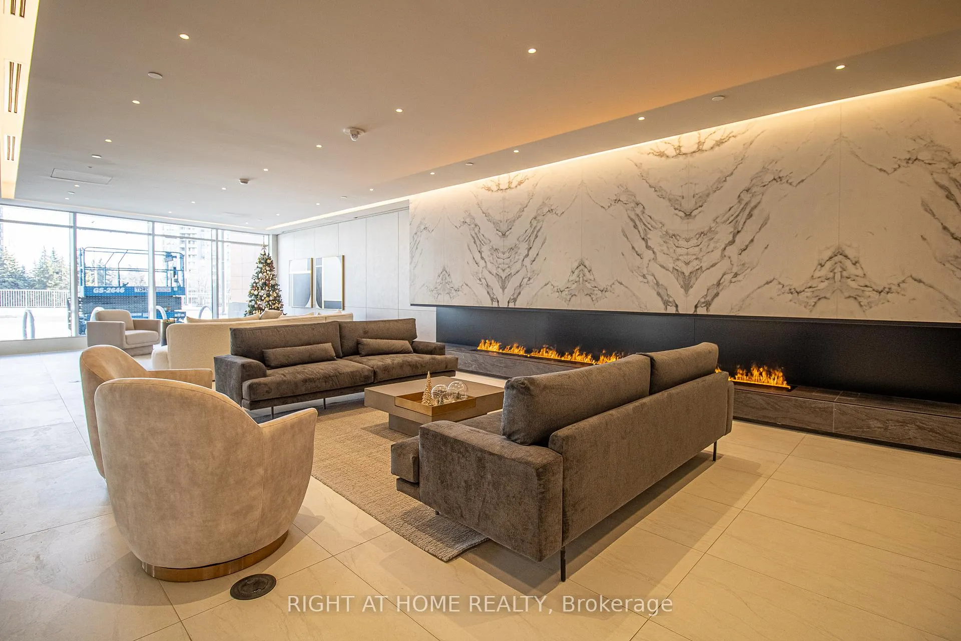 Photo 2 of Unit 2811, 50 Upper Mall Way, Vaughan, Brownridge — HOMEH