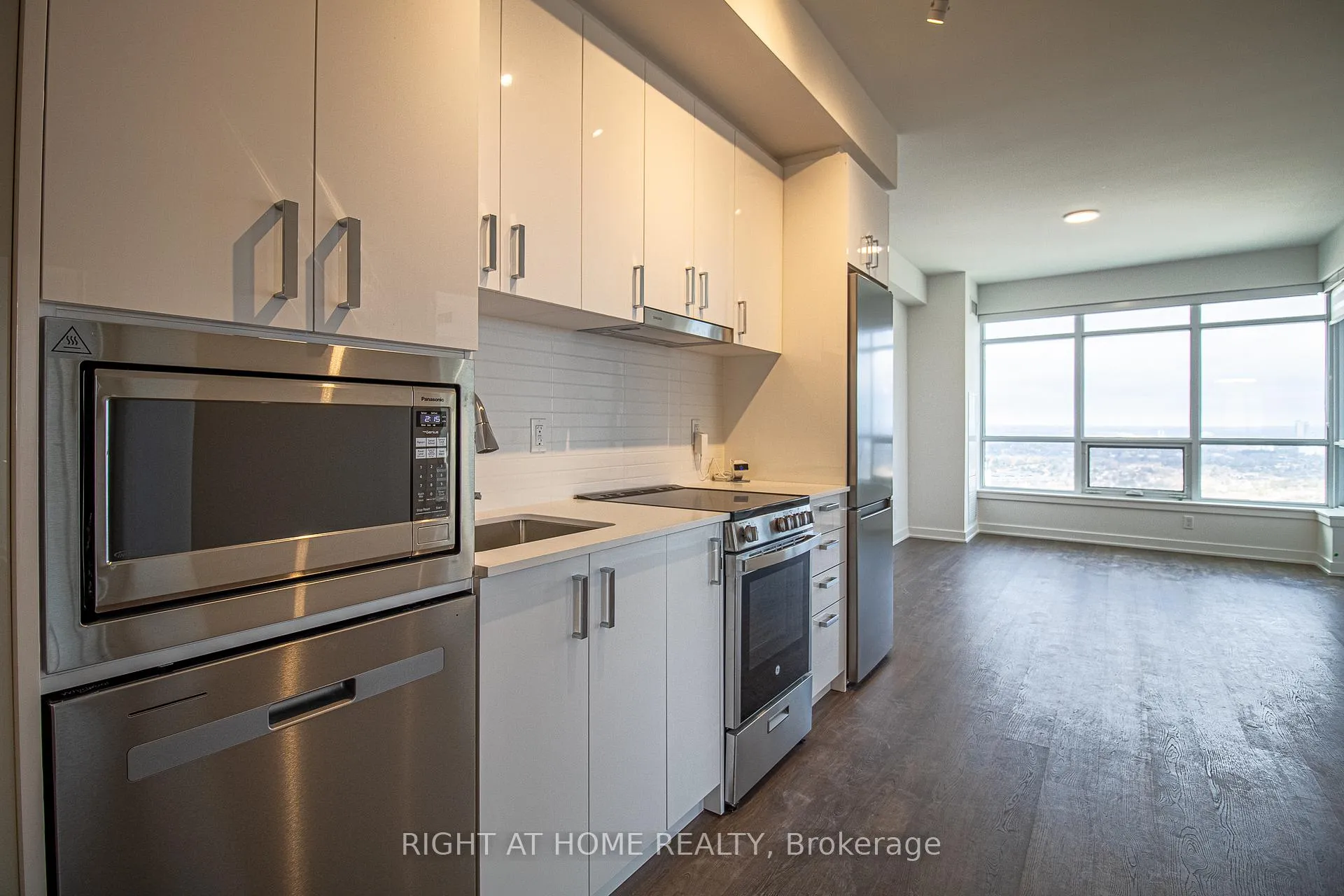 Photo 18 of Unit 2811, 50 Upper Mall Way, Vaughan, Brownridge — HOMEH