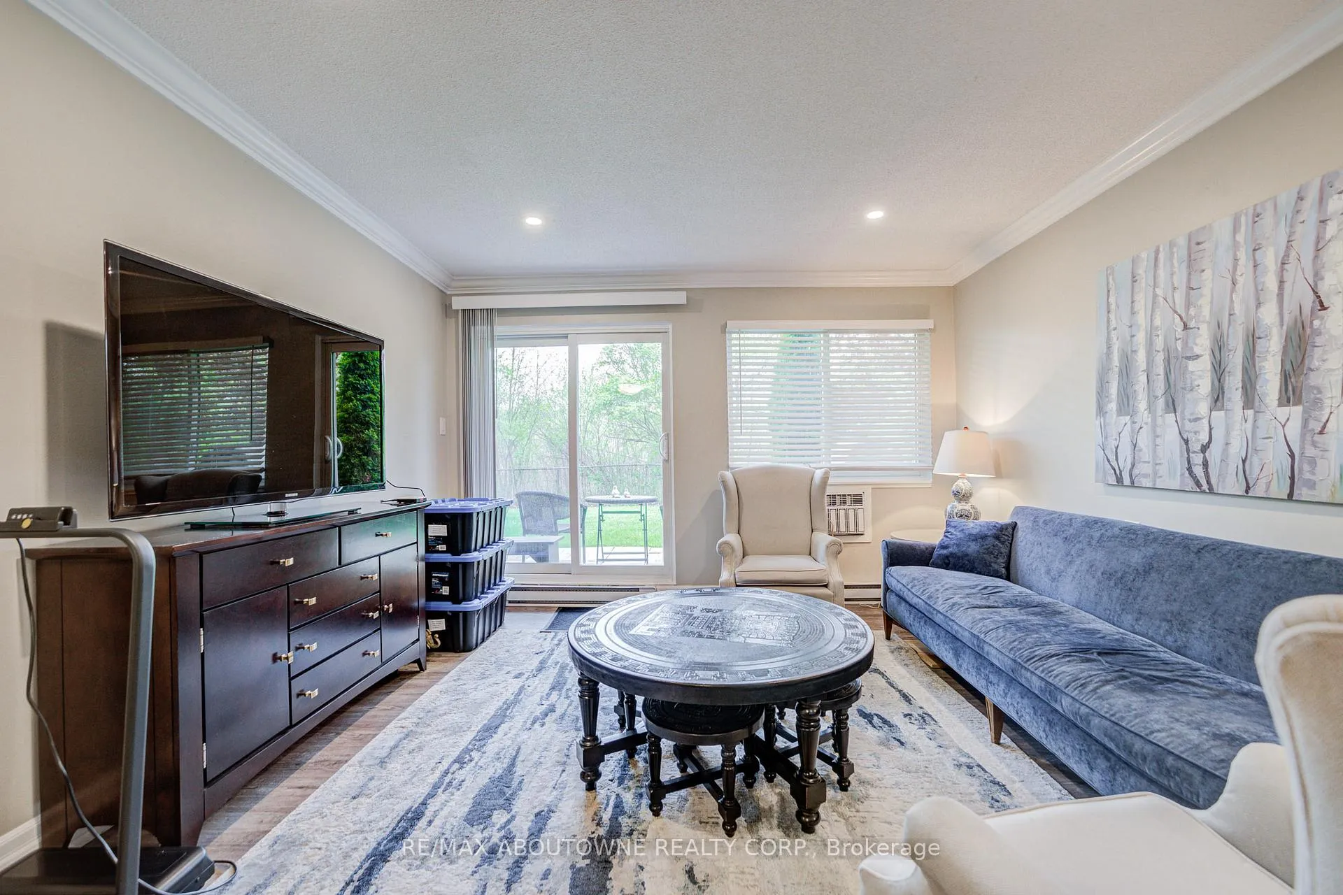 Front of Unit 214, 1450 Glen Abbey Gate