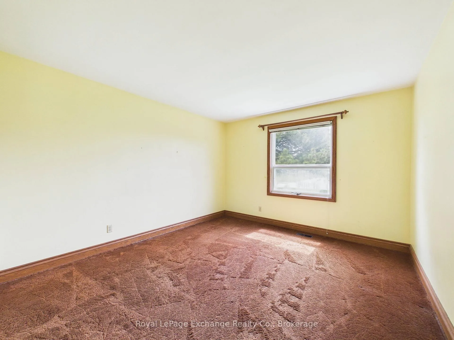 Photo 19 of 96 Penetangore Row, Kincardine — HOMEH
