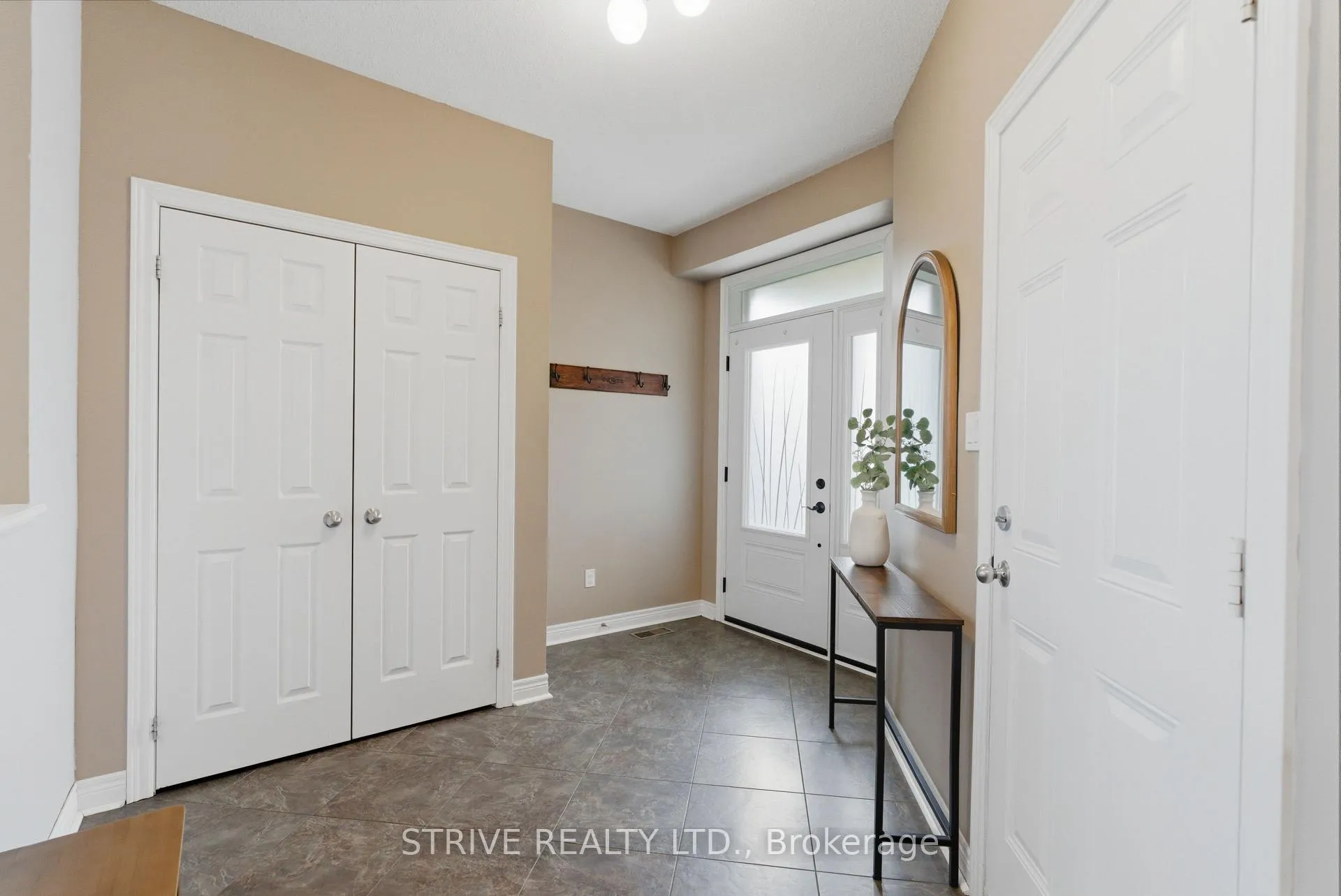 Photo 4 of 381 West Scugog Lane, Clarington, Bowmanville — HOMEH