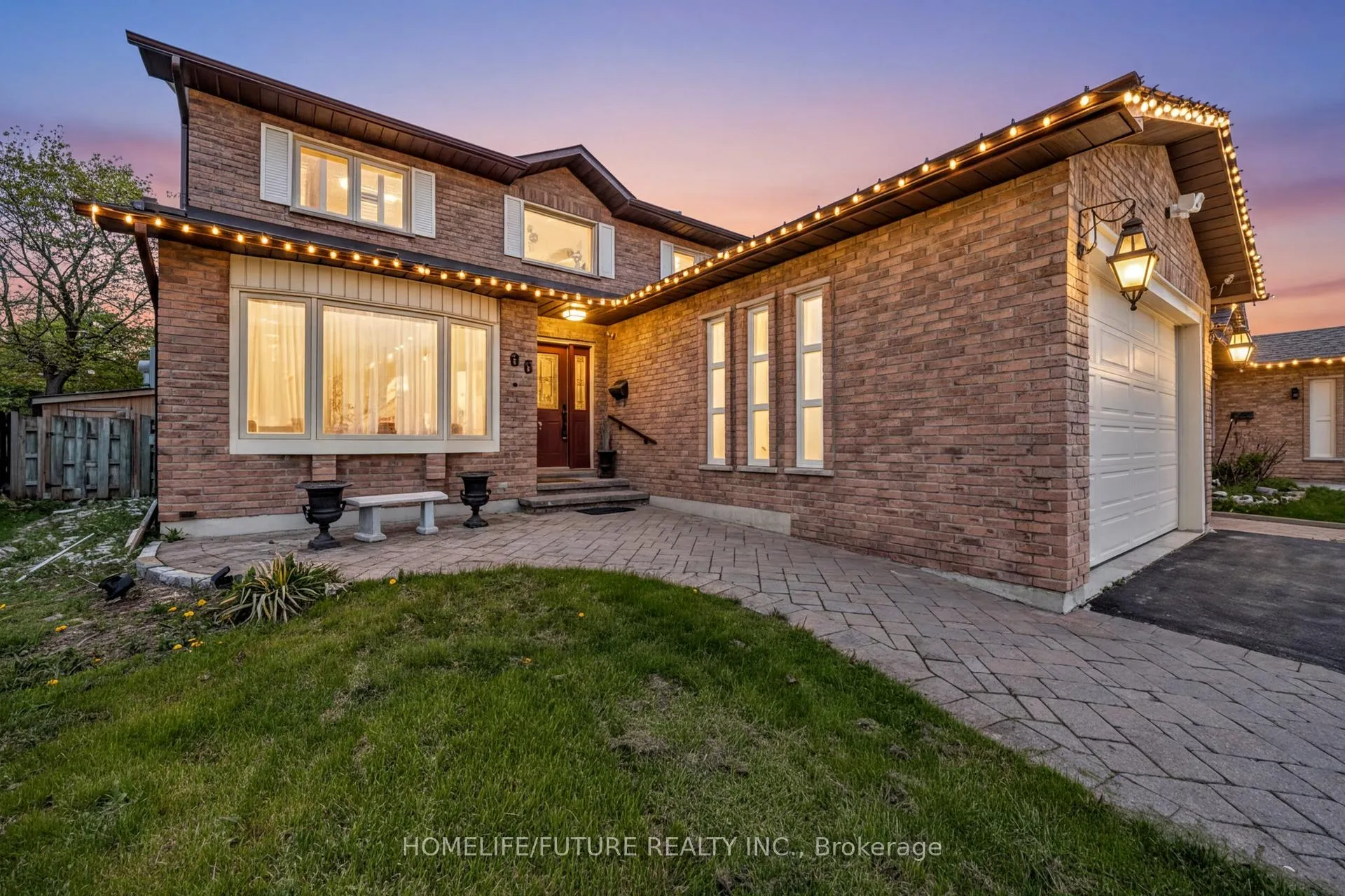 Photo 2 of 86 Robinson Crescent, Whitby, Pringle Creek — HOMEH
