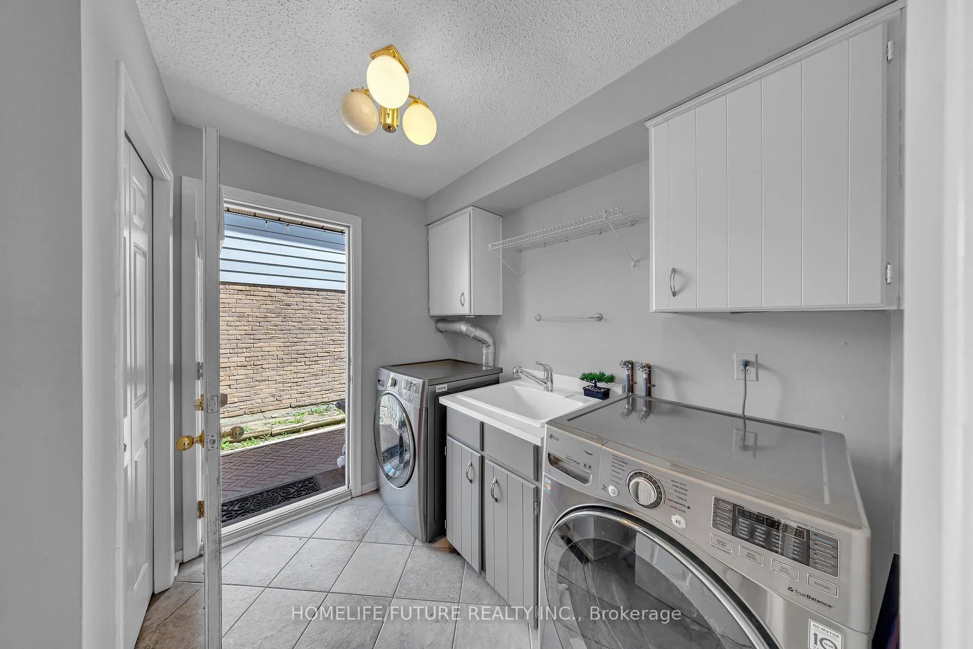 Photo 16 of 86 Robinson Crescent, Whitby, Pringle Creek — HOMEH
