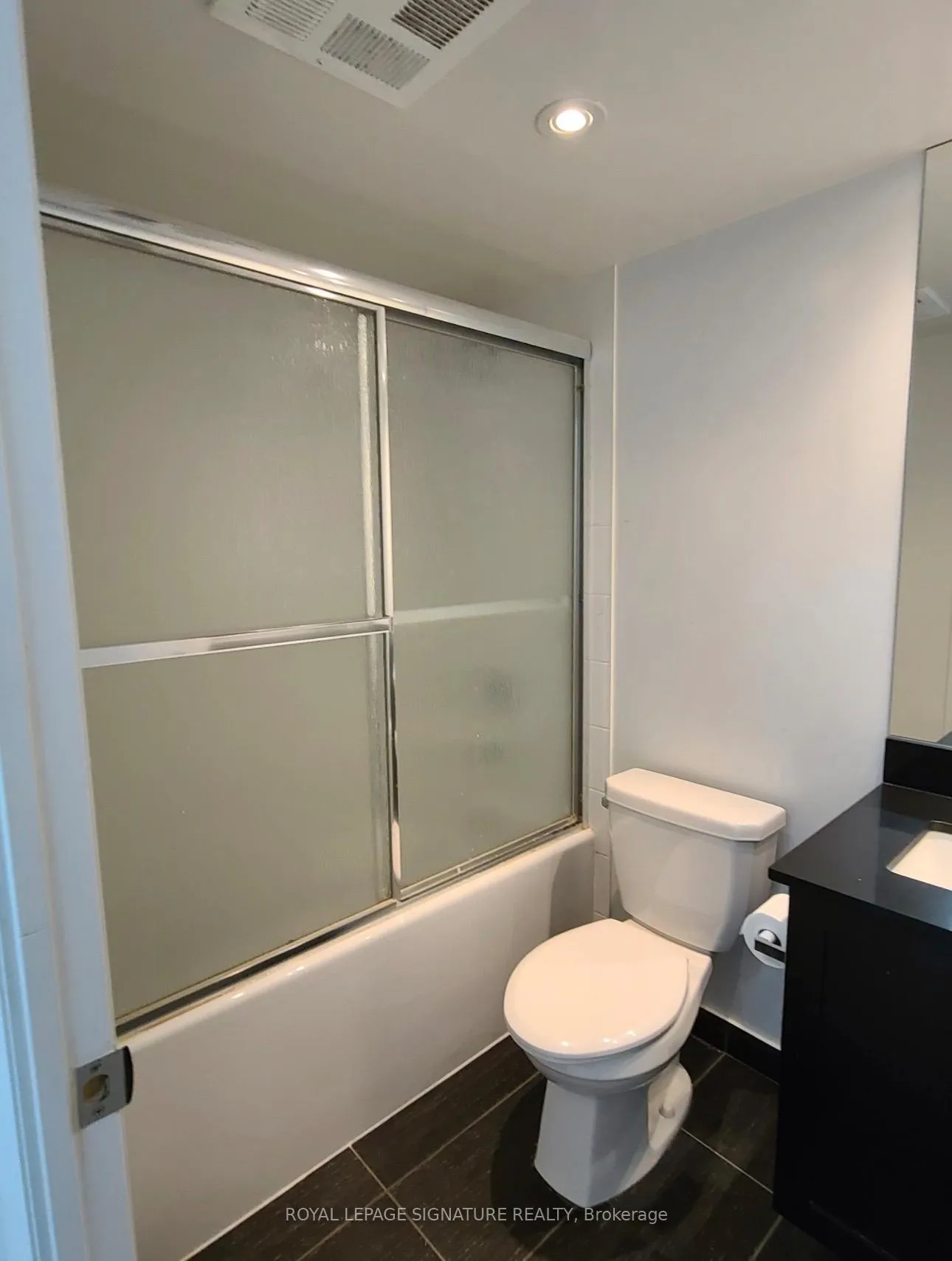 Photo 9 of Unit 2107, 400 Adelaide Street E, Toronto, Moss Park — HOMEH