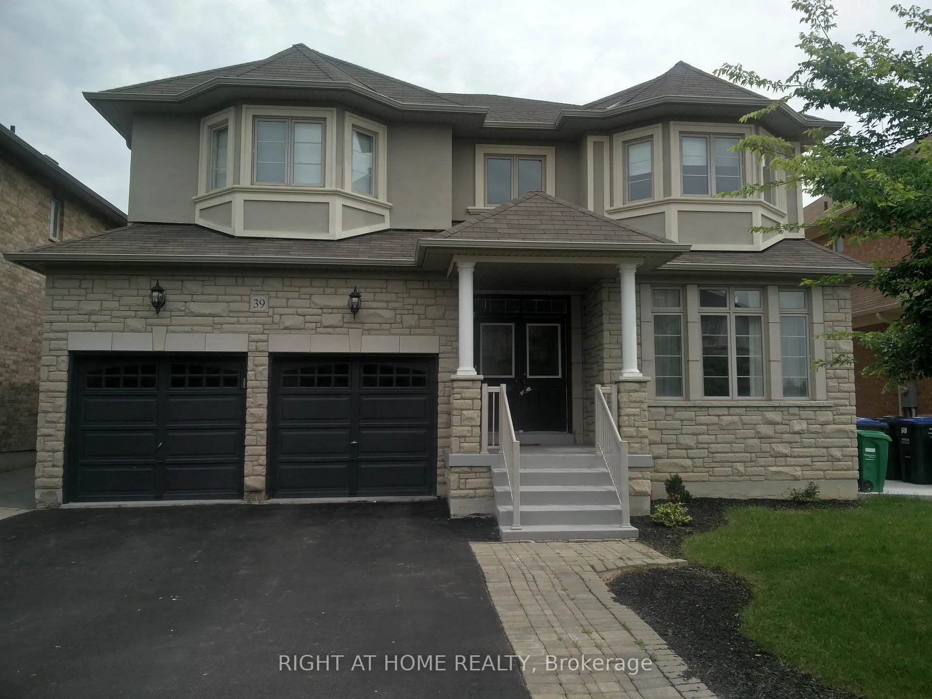 Photo 2 of 39 Daleridge Crescent, Brampton, Bram East — HOMEH