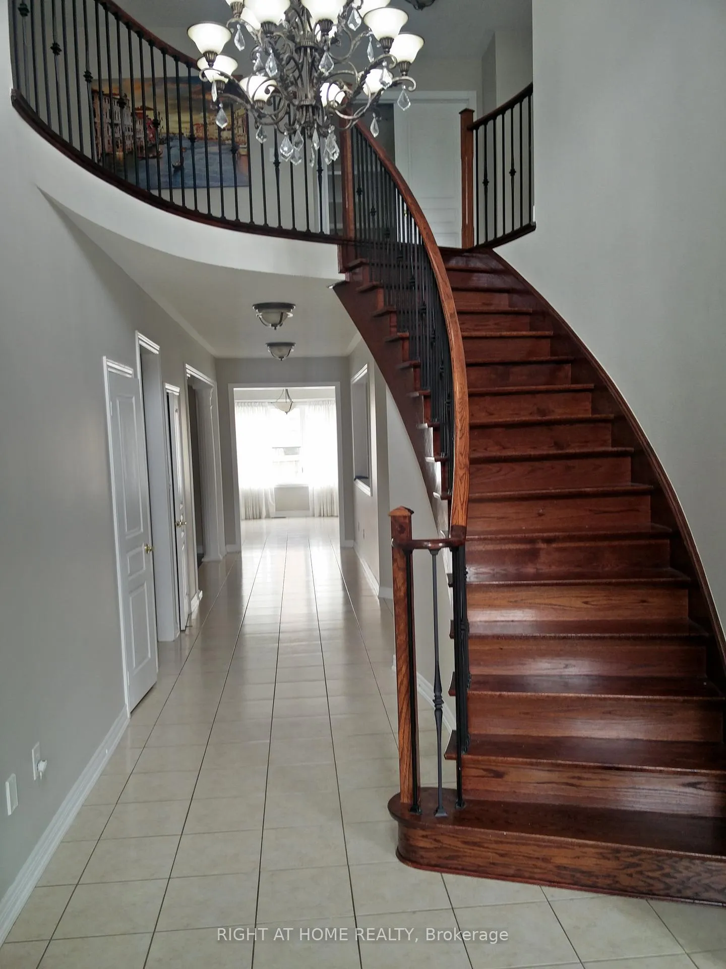 Photo 5 of 39 Daleridge Crescent, Brampton, Bram East — HOMEH