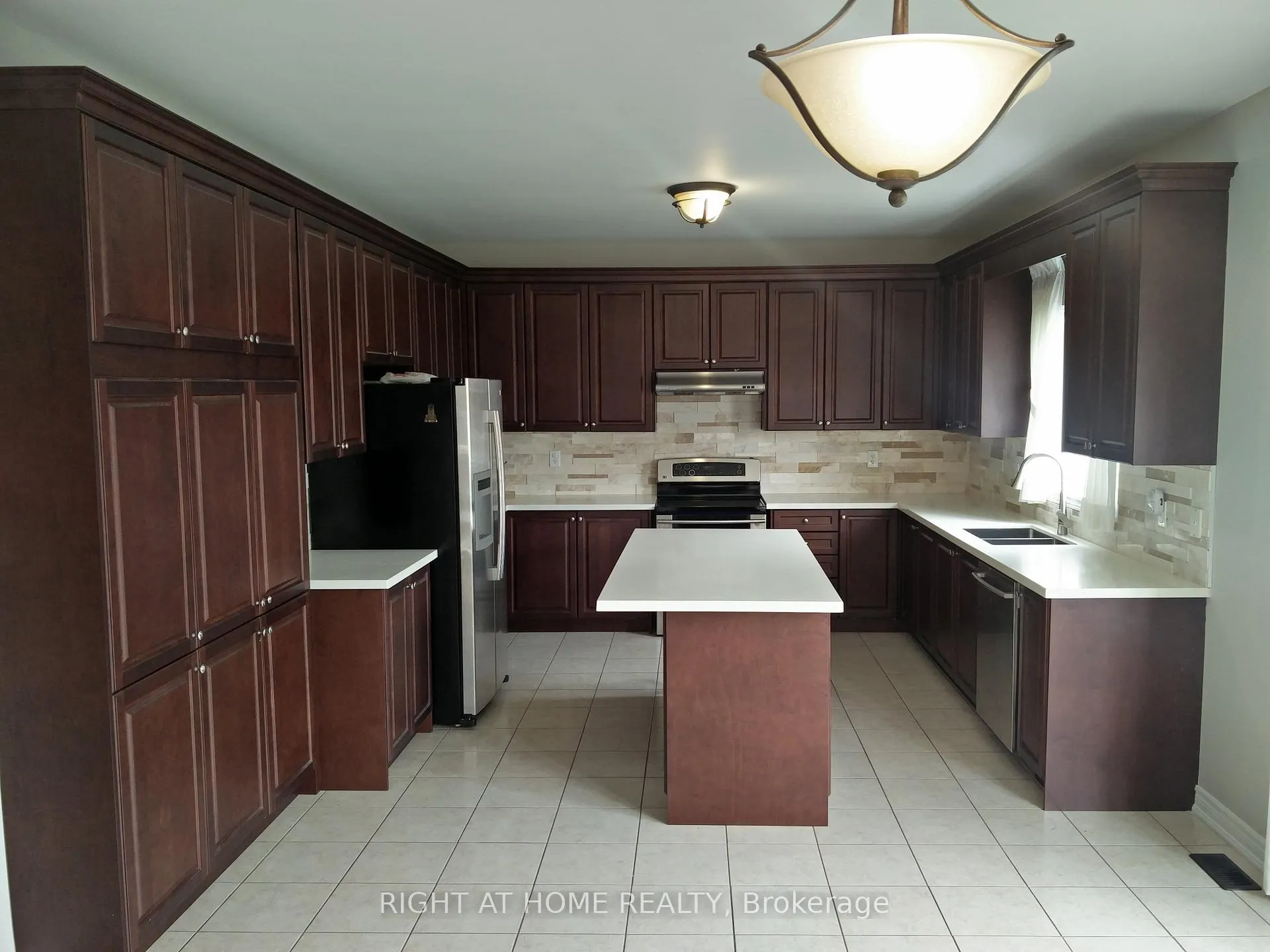 Photo 6 of 39 Daleridge Crescent, Brampton, Bram East — HOMEH