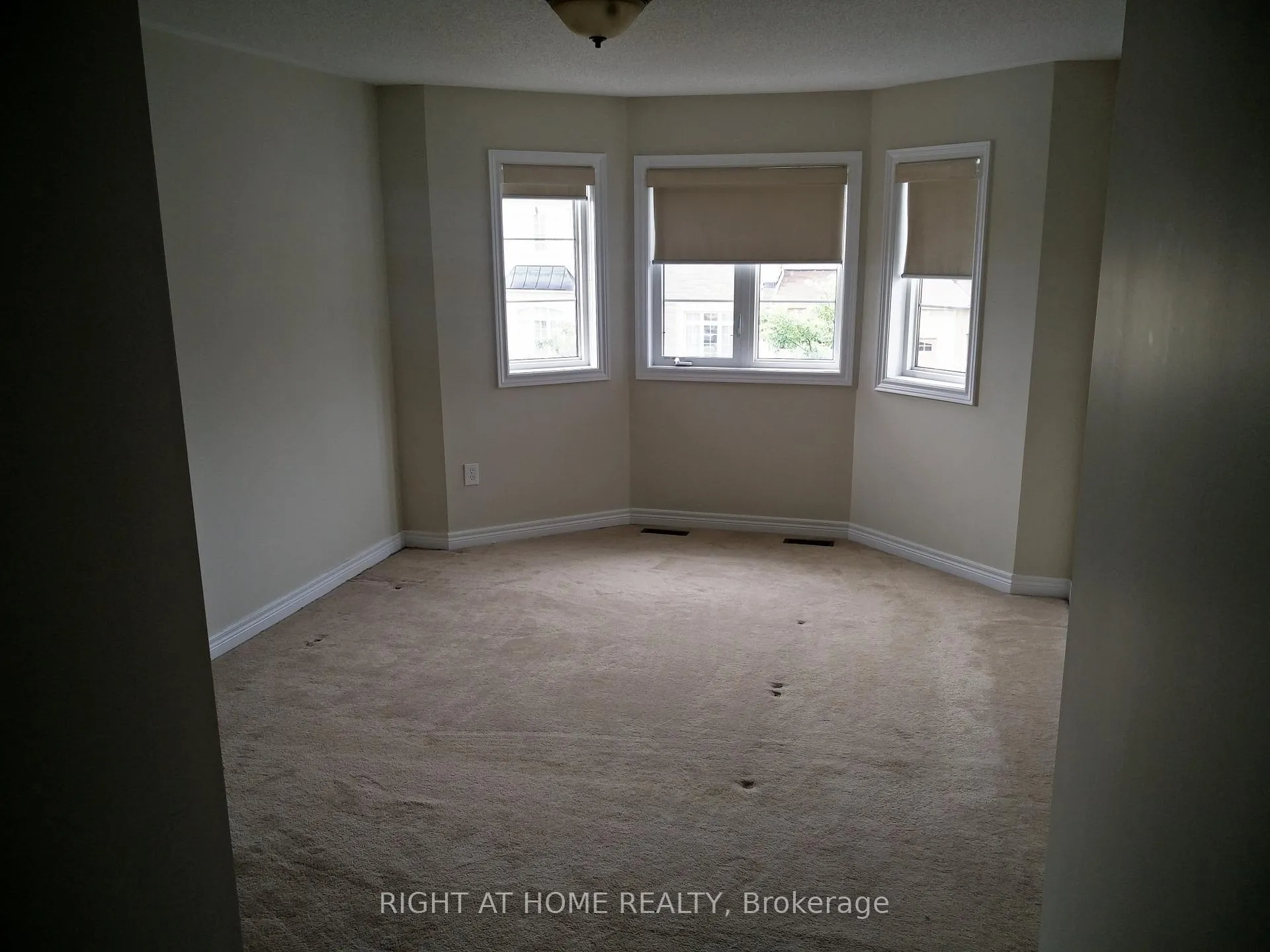 Photo 10 of 39 Daleridge Crescent, Brampton, Bram East — HOMEH