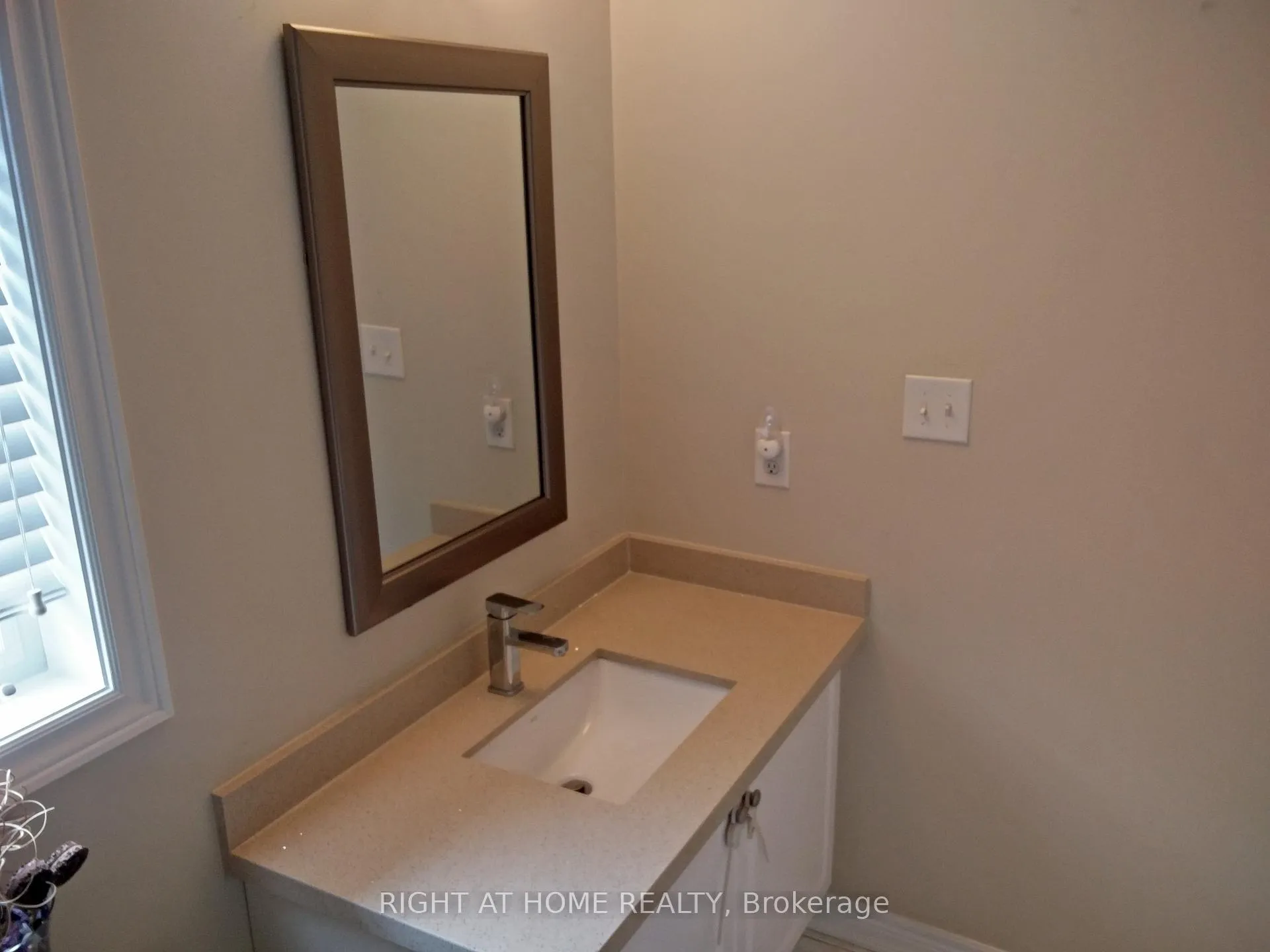 Photo 12 of 39 Daleridge Crescent, Brampton, Bram East — HOMEH