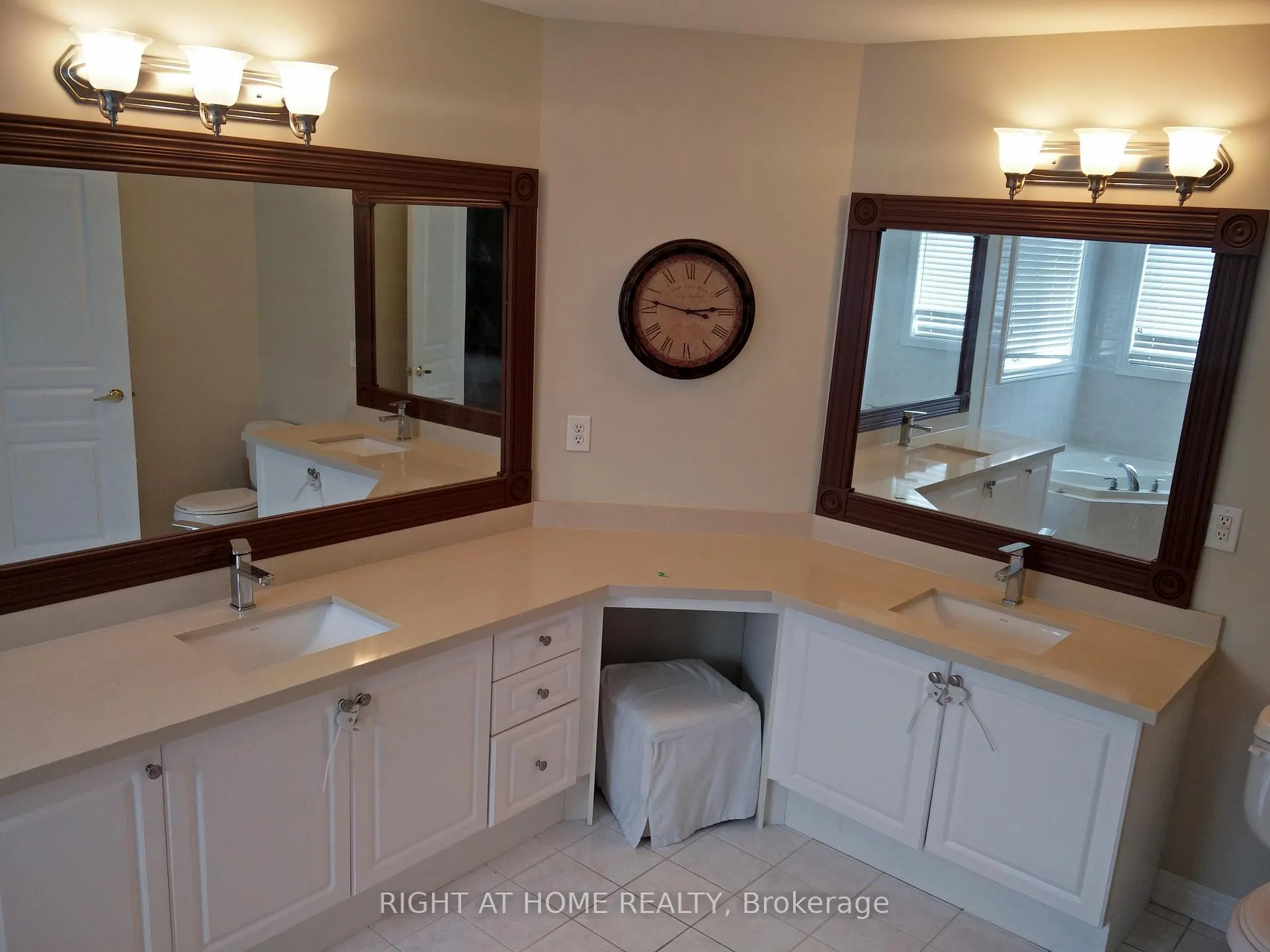 Photo 16 of 39 Daleridge Crescent, Brampton, Bram East — HOMEH