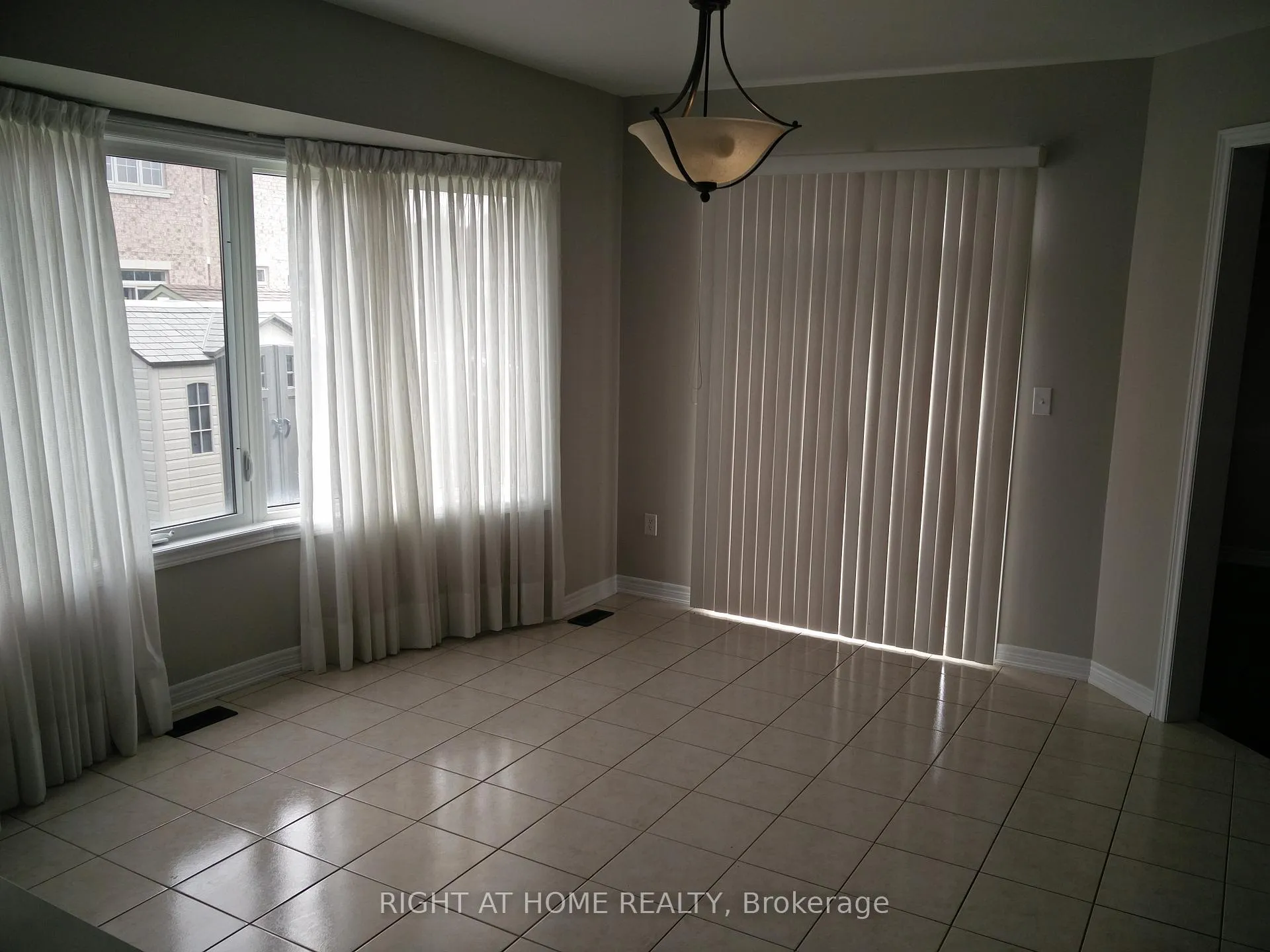 Photo 21 of 39 Daleridge Crescent, Brampton, Bram East — HOMEH