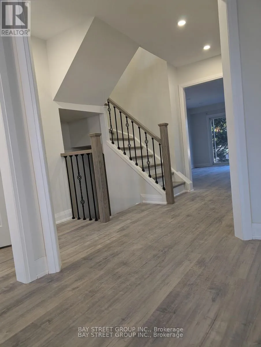 Photo 5 of 44 Lilac Avenue, Markham, Aileen-Willowbrook — HOMEH