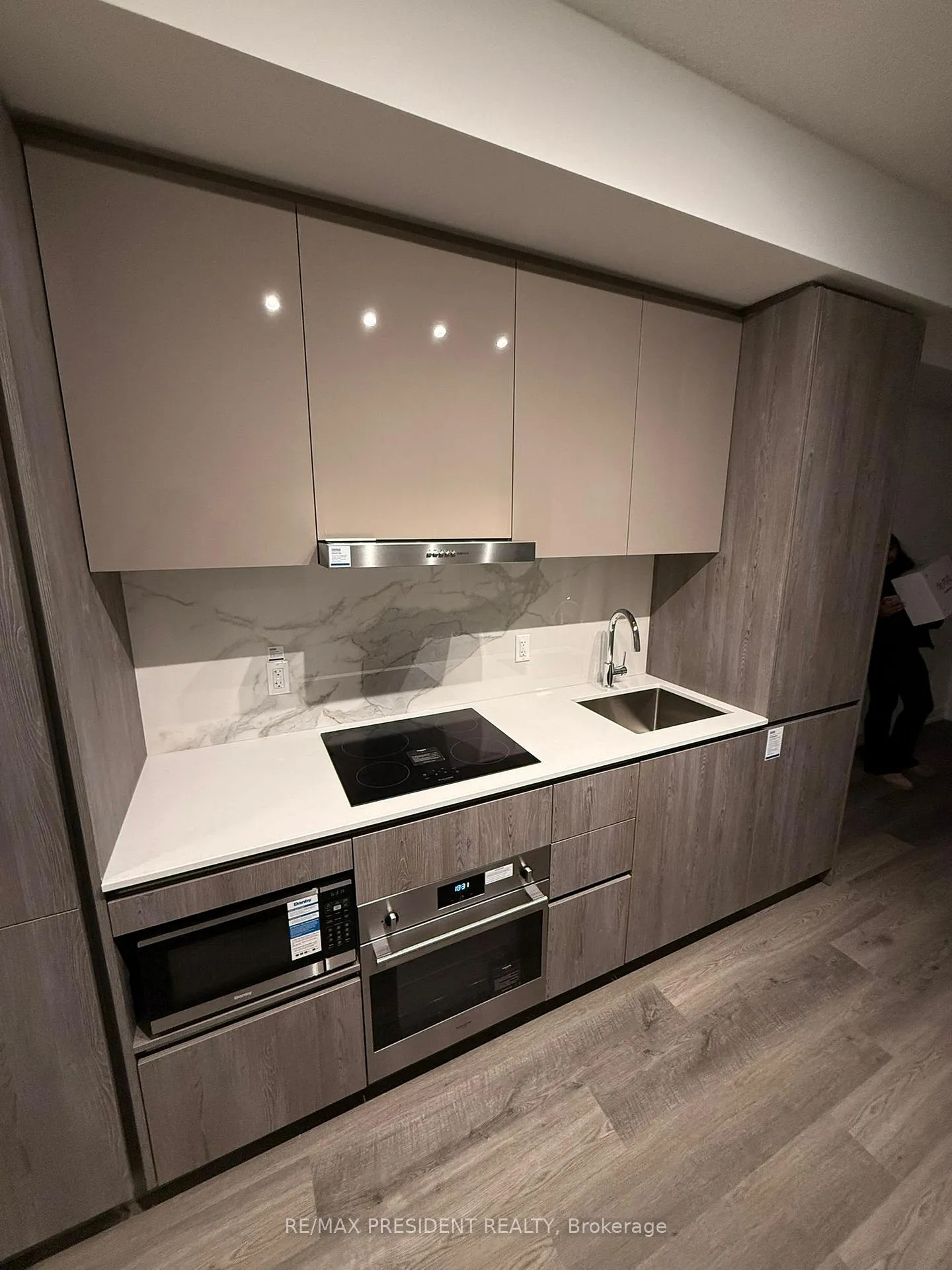 Photo 1 of Unit 3107, 8 Interchange Way, Vaughan, Vaughan Corporate Centre — HOMEH