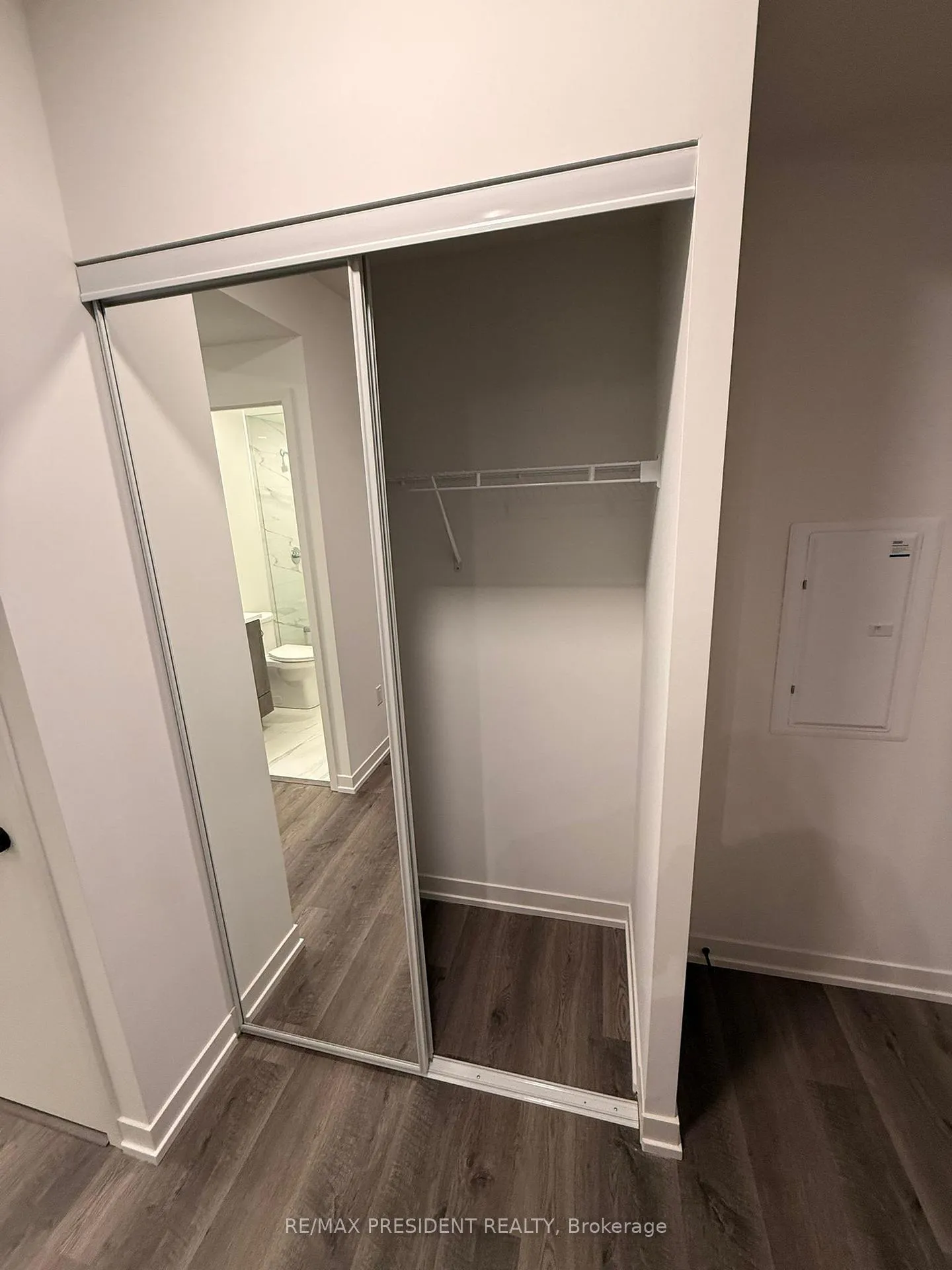 Photo 5 of Unit 3107, 8 Interchange Way, Vaughan, Vaughan Corporate Centre — HOMEH