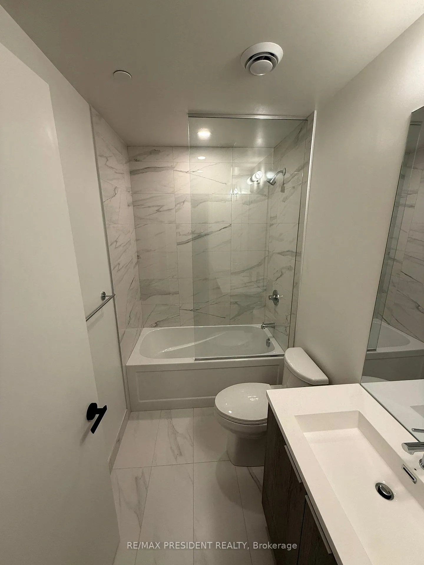 Photo 8 of Unit 3107, 8 Interchange Way, Vaughan, Vaughan Corporate Centre — HOMEH
