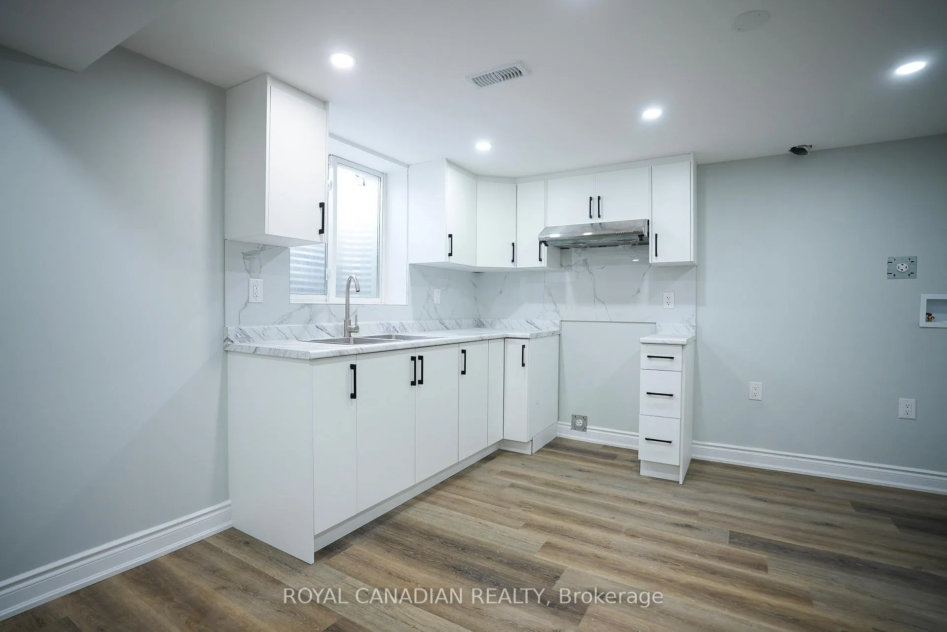 Photo 23 of 67 Sutherland Avenue, Brampton, Madoc — HOMEH