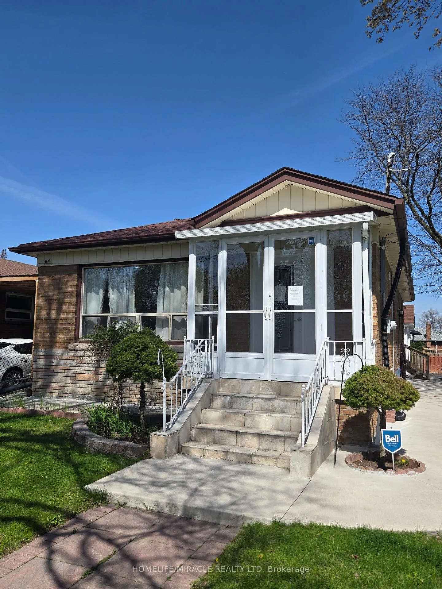 Photo 1 of 25 Chandlier Drive, Scarborough, Woburn — HOMEH