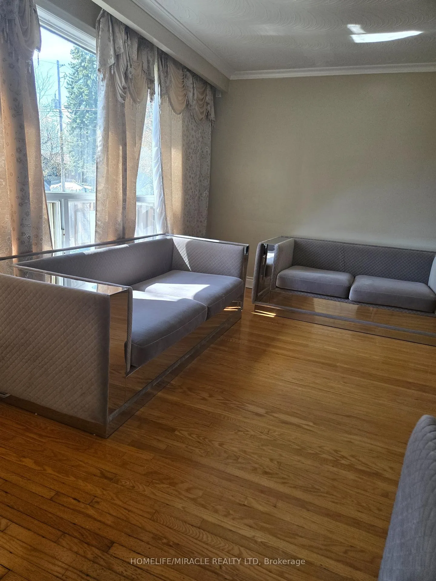 Photo 3 of 25 Chandlier Drive, Scarborough, Woburn — HOMEH