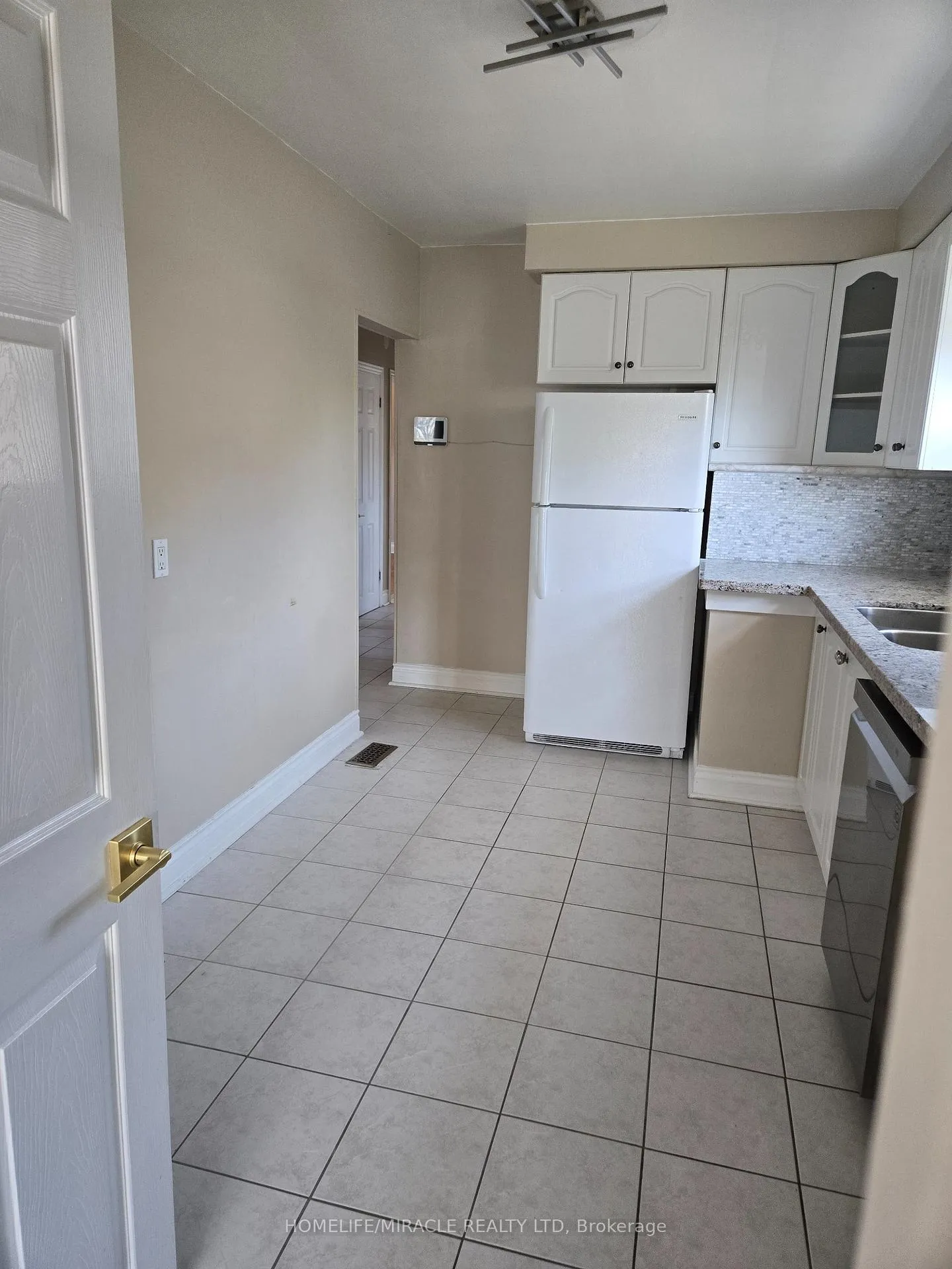 Photo 10 of 25 Chandlier Drive, Scarborough, Woburn — HOMEH