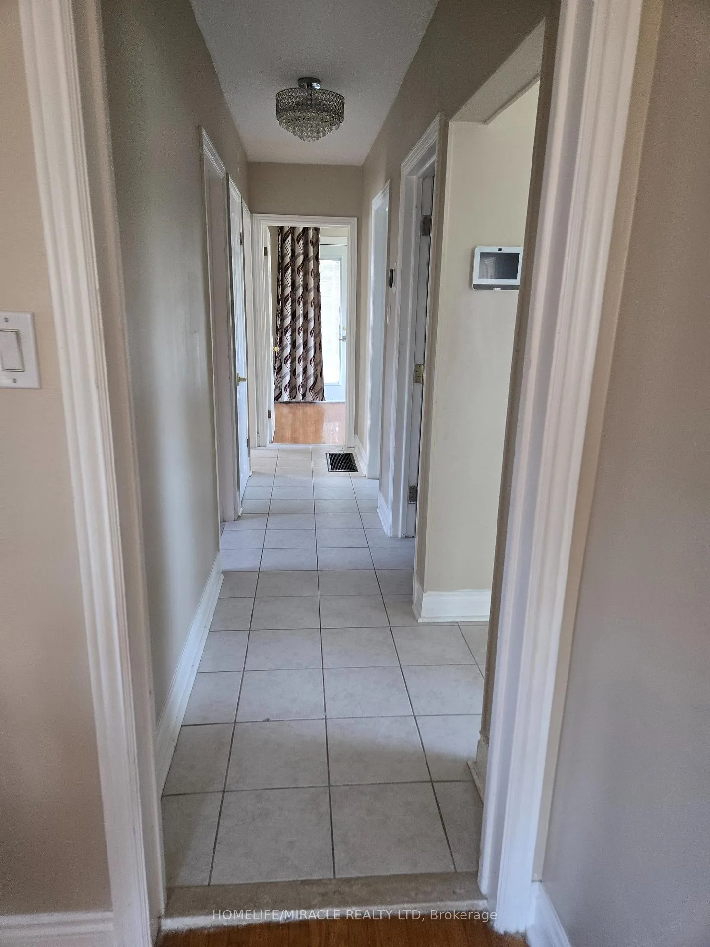 Photo 16 of 25 Chandlier Drive, Scarborough, Woburn — HOMEH