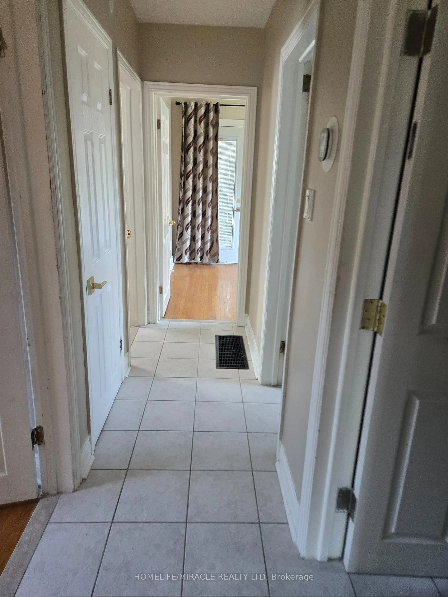 Photo 17 of 25 Chandlier Drive, Scarborough, Woburn — HOMEH